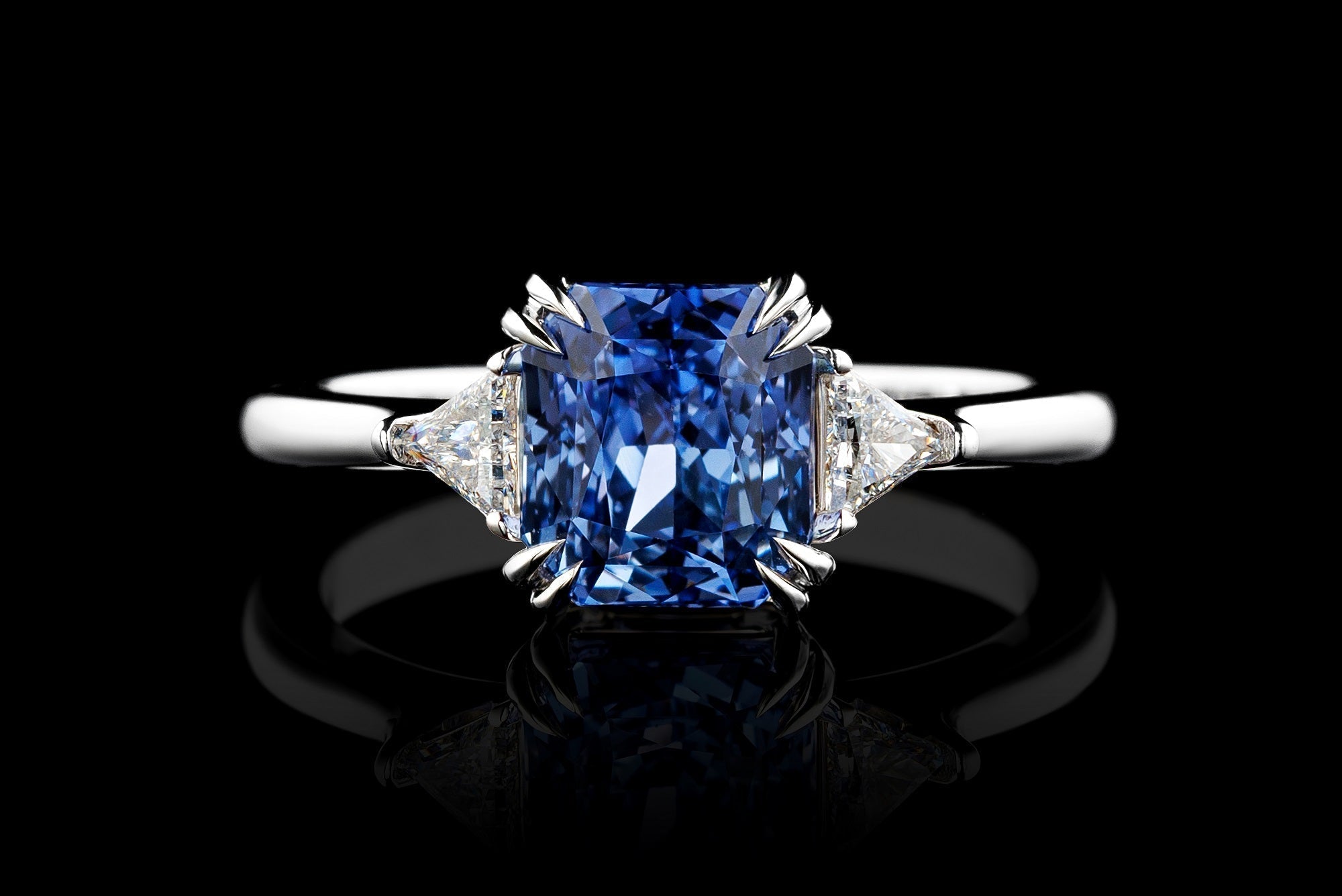 inel de logodna cu diamant albastru