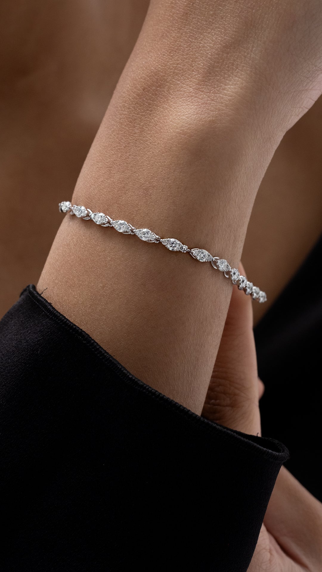 Bratara MD53986 din aur alb 18k cu diamante marquise - Bijuterii LA ROSA