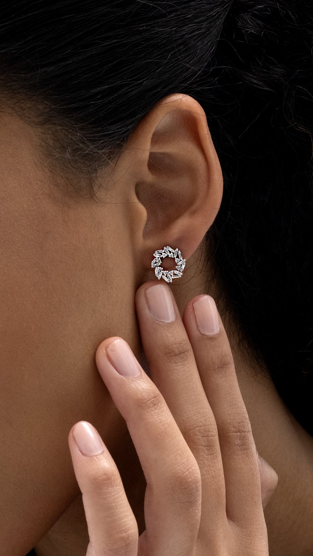Cercei MD37241 din aur alb forma floare cu diamante baguette - Bijuterii LA ROSA
