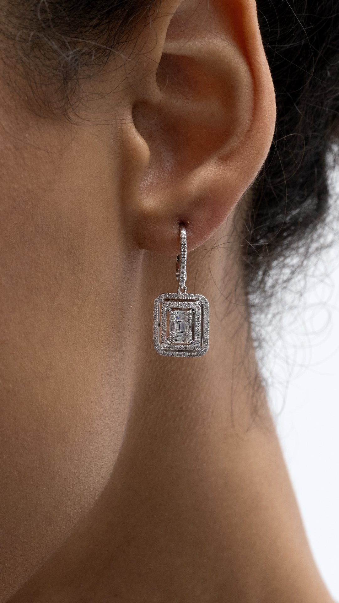Cercei MD50553 din aur alb 14k forma dreptunghi cu diamante - Bijuterii LA ROSA