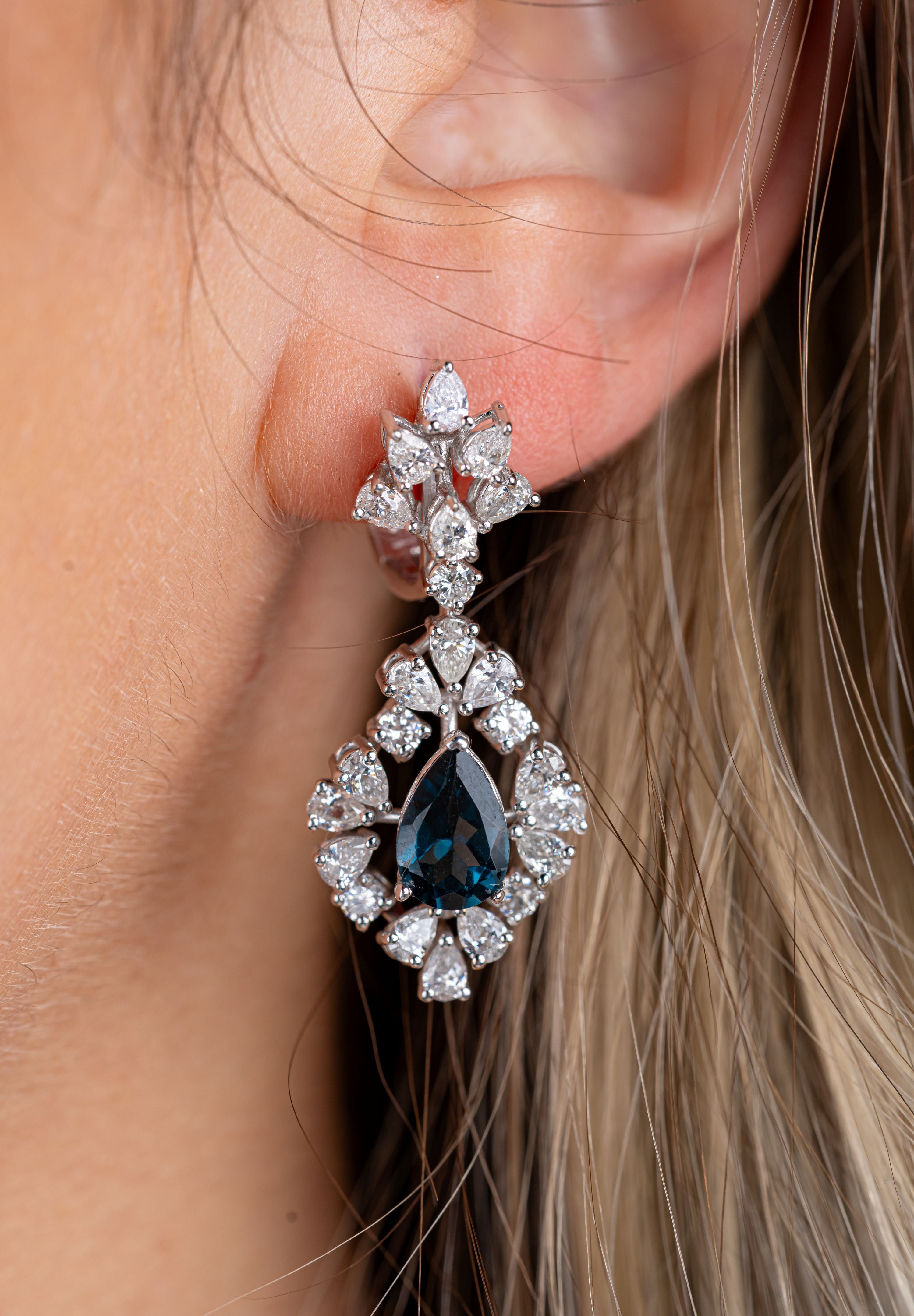 Cercei MD62487 aur alb 14k cu london blue topaz 2.91ct si diamante naturale 2.76ct si 0.56ct