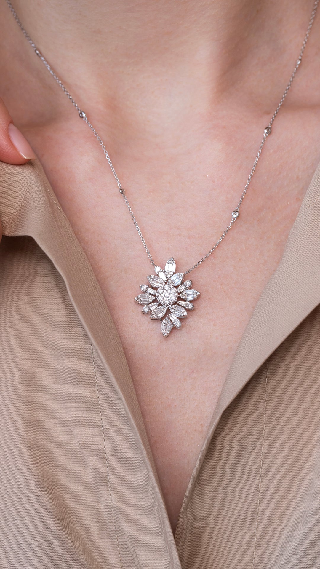 Colier CN0227M din aur alb 14k cu diamante - Bijuterii LA ROSA