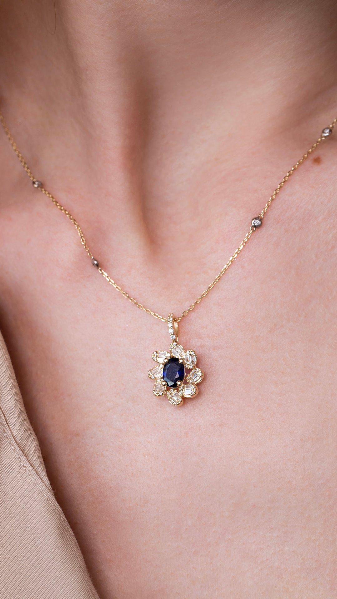Colier CN0547M din aur galben 14k cu diamante si safir - Bijuterii LA ROSA