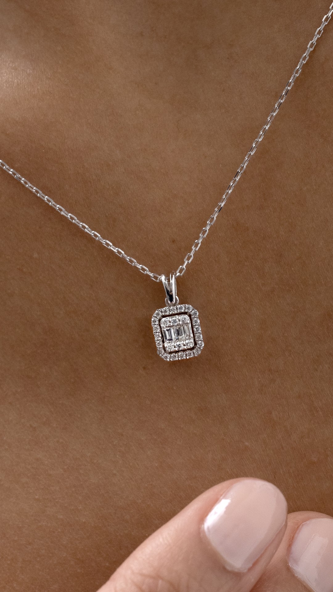 Colier MD31048 din aur alb 14k cu pandant dreptunghi si diamante - Bijuterii LA ROSA