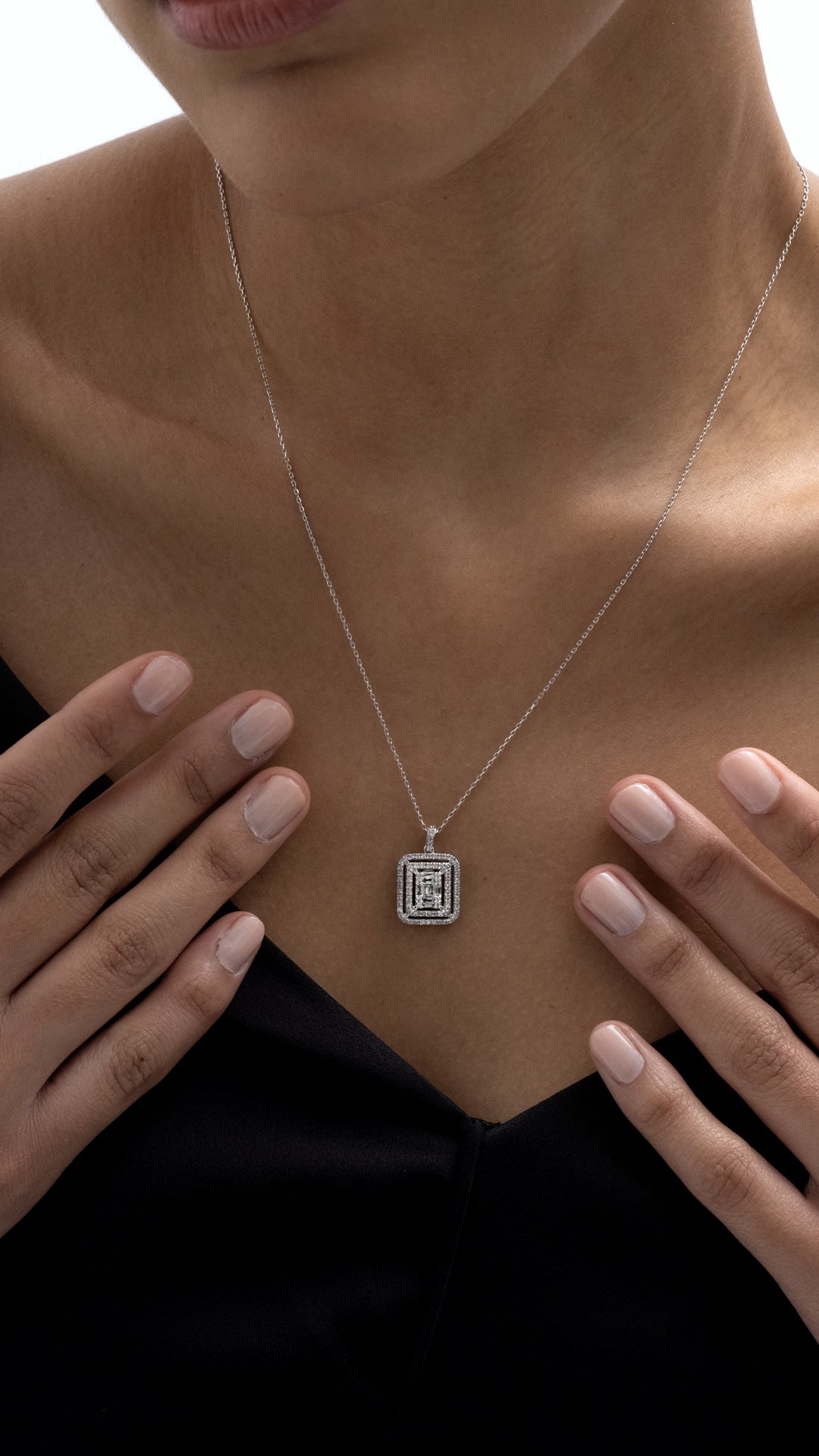 Colier MD50552 din aur alb 14k forma dreptunghi cu diamante - Bijuterii LA ROSA