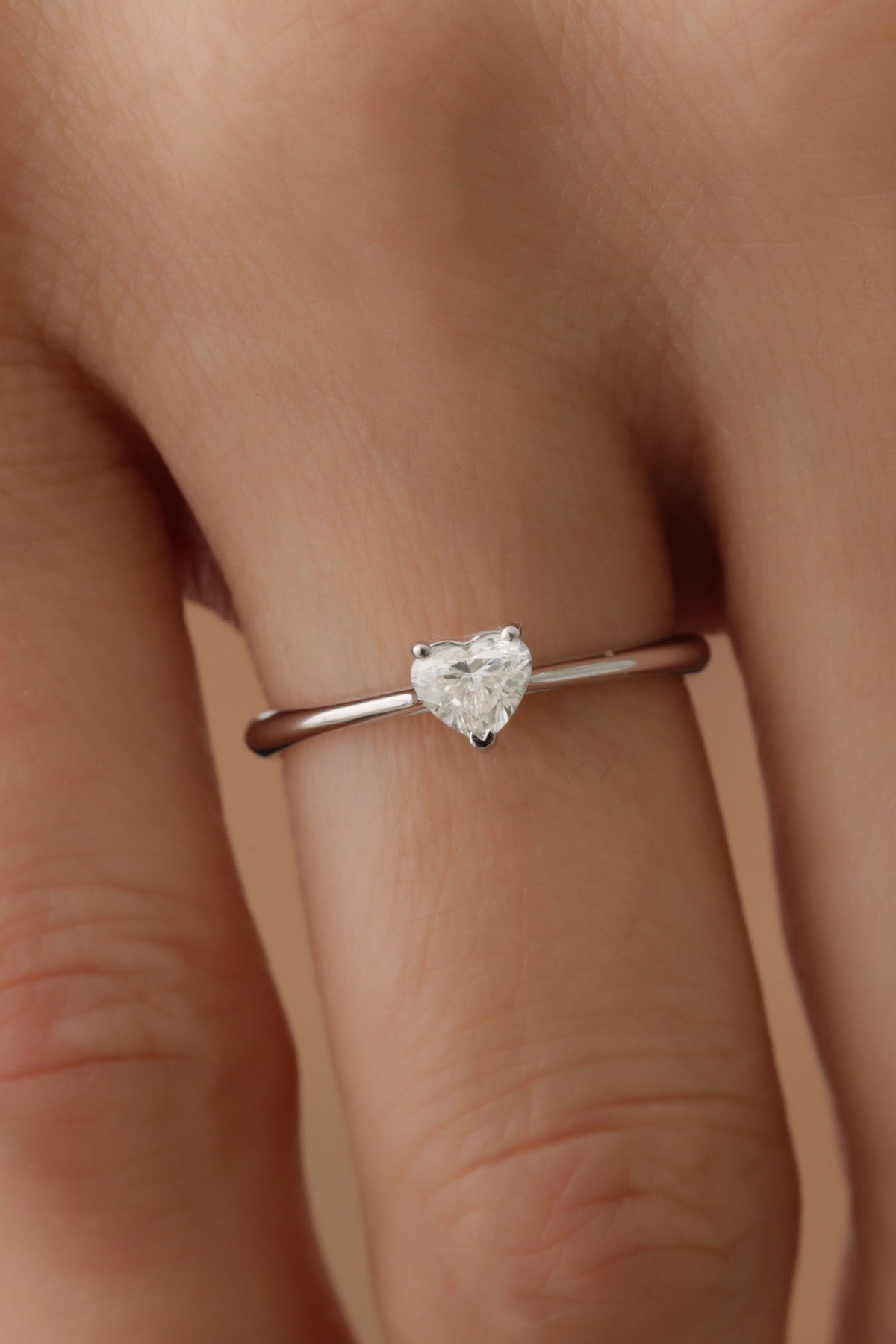 INEL DE LOGODNA LRY610 DIN AUR ALB 18K CU DIAMANT INIMA - Bijuterii LA ROSA