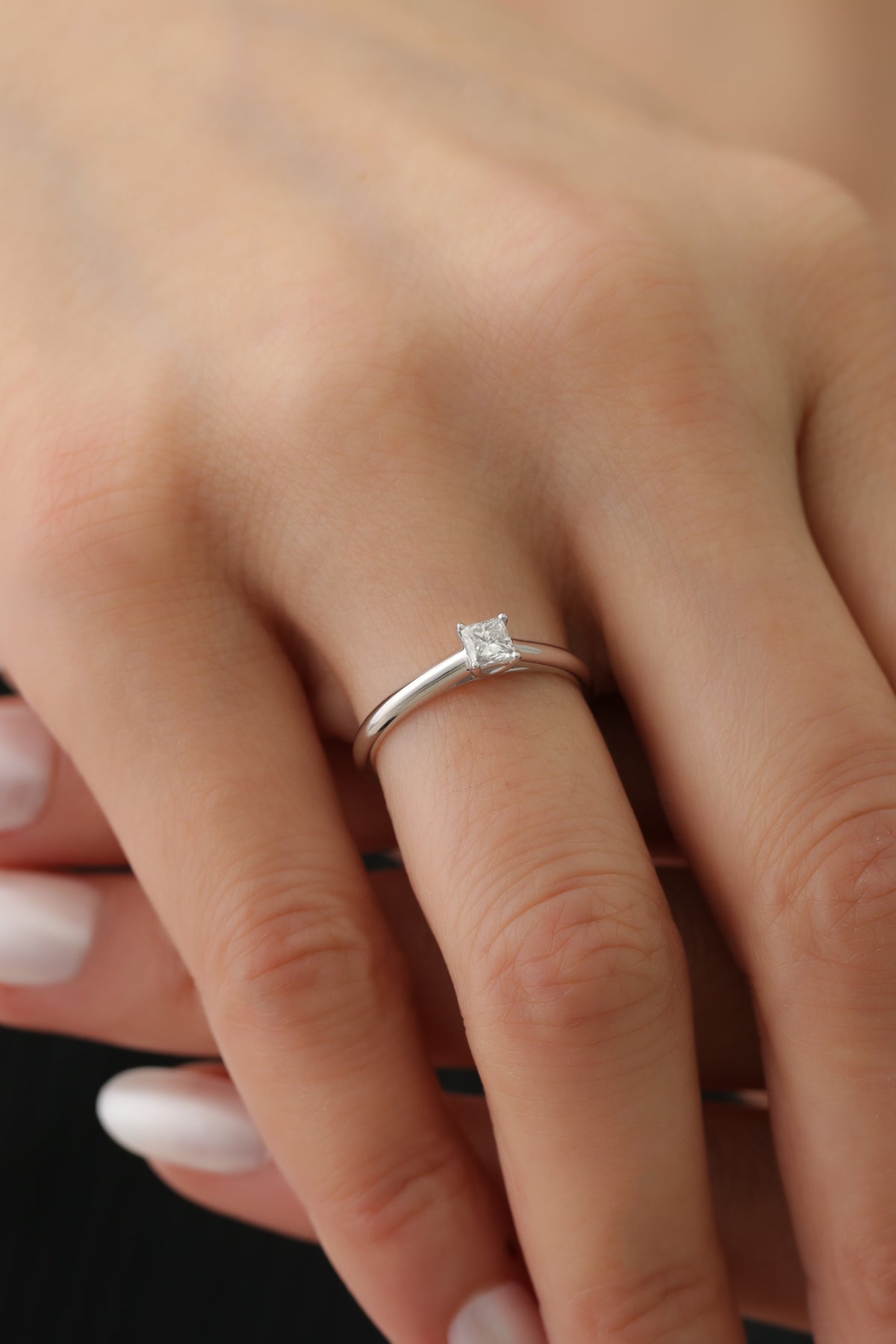 INEL DE LOGODNA LRY612 DIN AUR ALB 18K CU DIAMANT PRINCESS CUT - Bijuterii LA ROSA