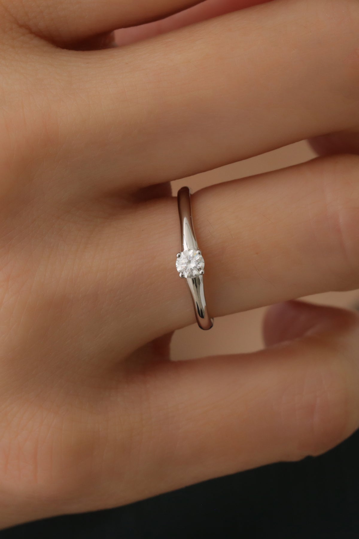 INEL DE LOGODNA LRY616 DIN AUR ALB 18K CU DIAMANT ROTUND - Bijuterii LA ROSA