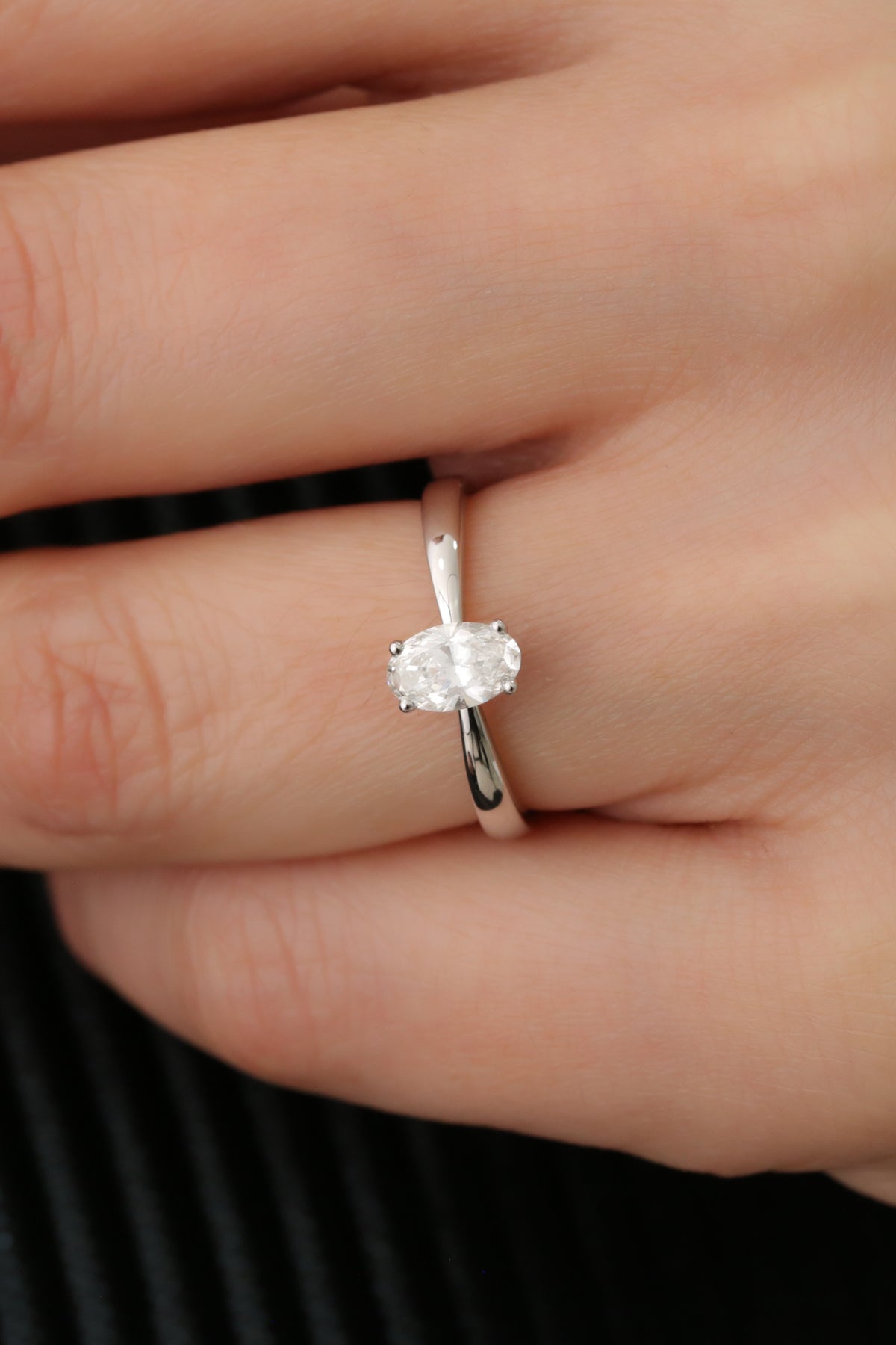 INEL DE LOGODNA LRY617 DIN AUR ALB 18K CU DIAMANT OVAL CUT (Kopya) - Bijuterii LA ROSA