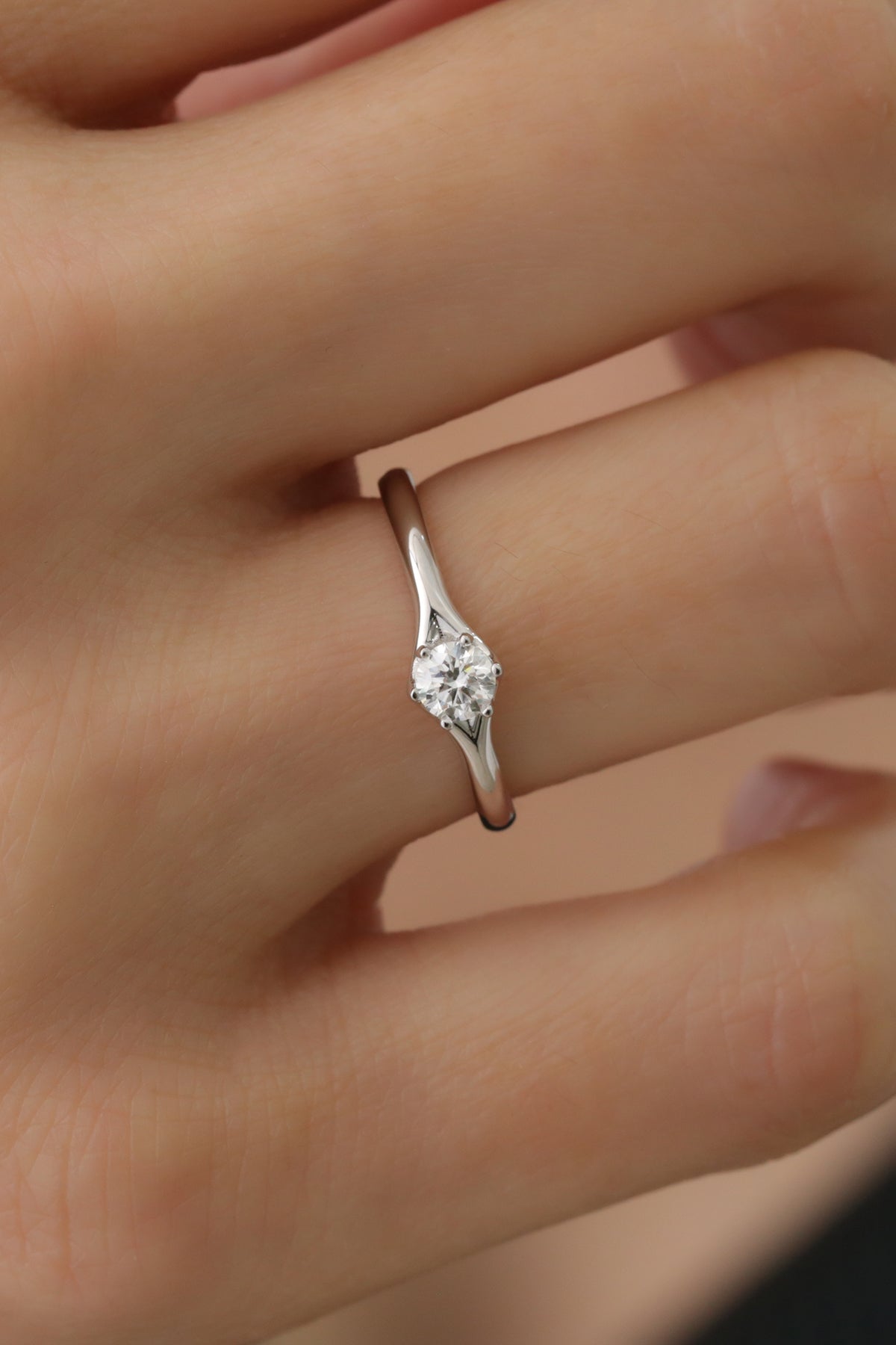 INEL DE LOGODNA LRY619 DIN AUR ALB 18K CU DIAMANT ROTUND - Bijuterii LA ROSA