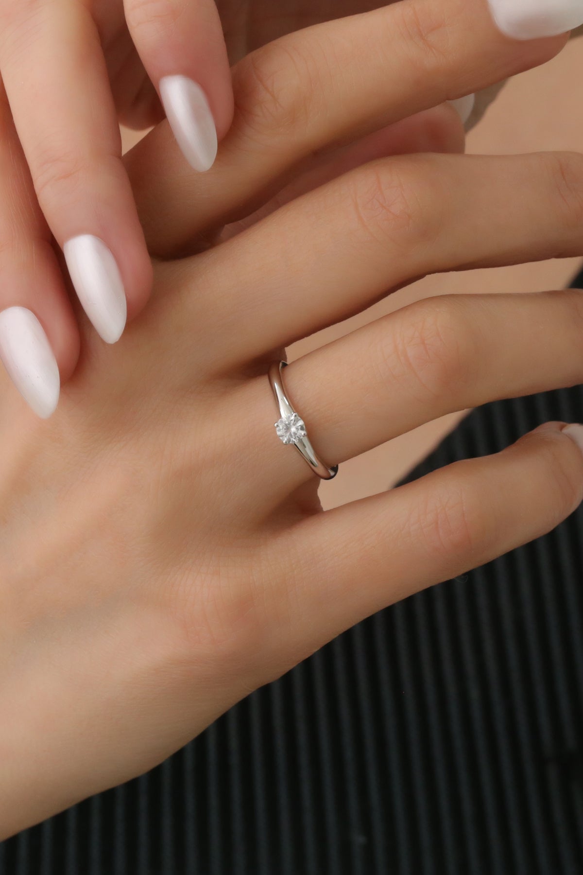 INEL DE LOGODNA LRY620 DIN AUR ALB 18K CU DIAMANT ROTUND - Bijuterii LA ROSA