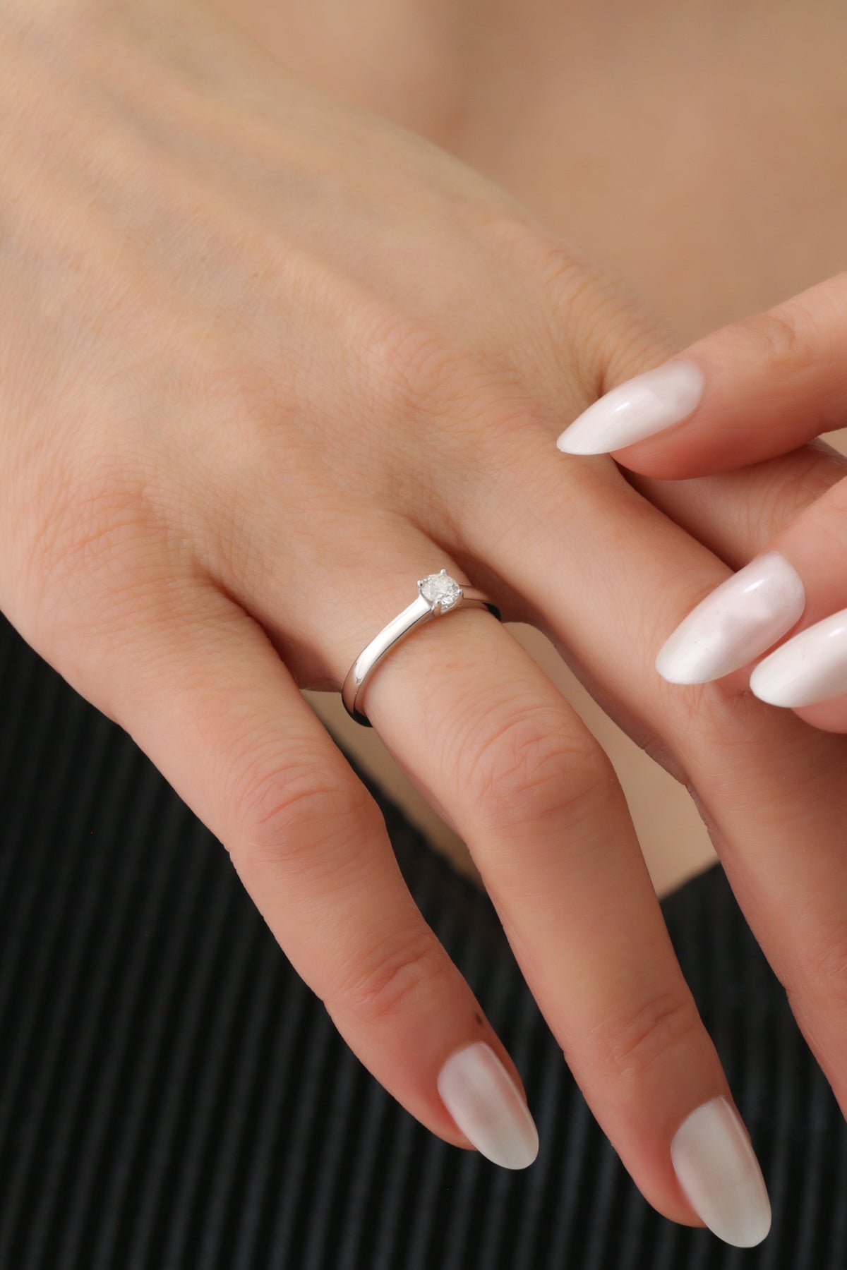INEL DE LOGODNA LRY622 DIN AUR ALB 18K CU DIAMANT ROTUND - Bijuterii LA ROSA