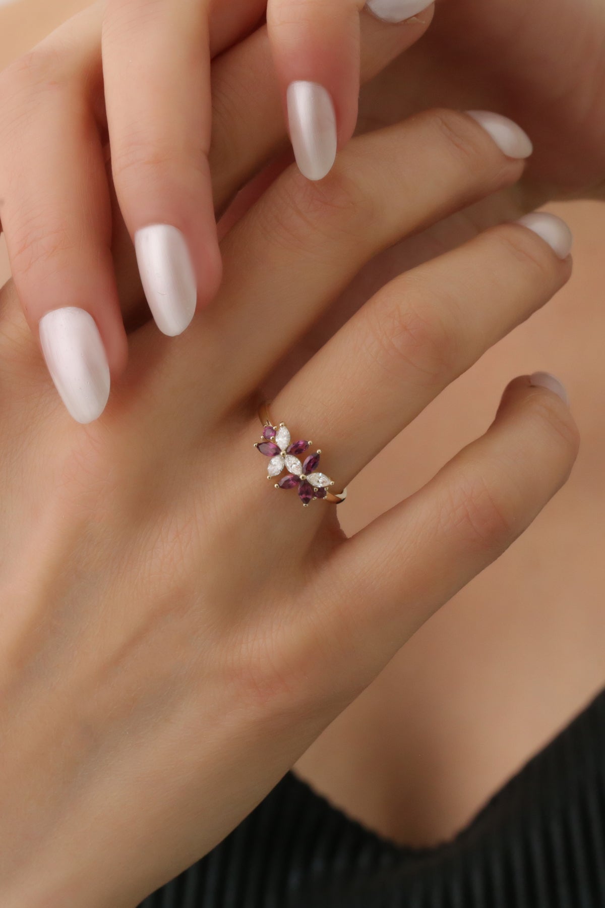 INEL TWILIGHT WISP DIN AUR GALBEN 14K CU DIAMANT SI TOPAZ - Bijuterii LA ROSA