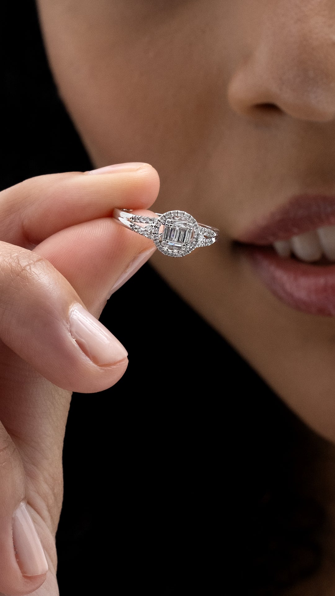 Inel de Logodna CN0062-R forma rotunda din aur alb 14k cu diamante baguette - Bijuterii LA ROSA