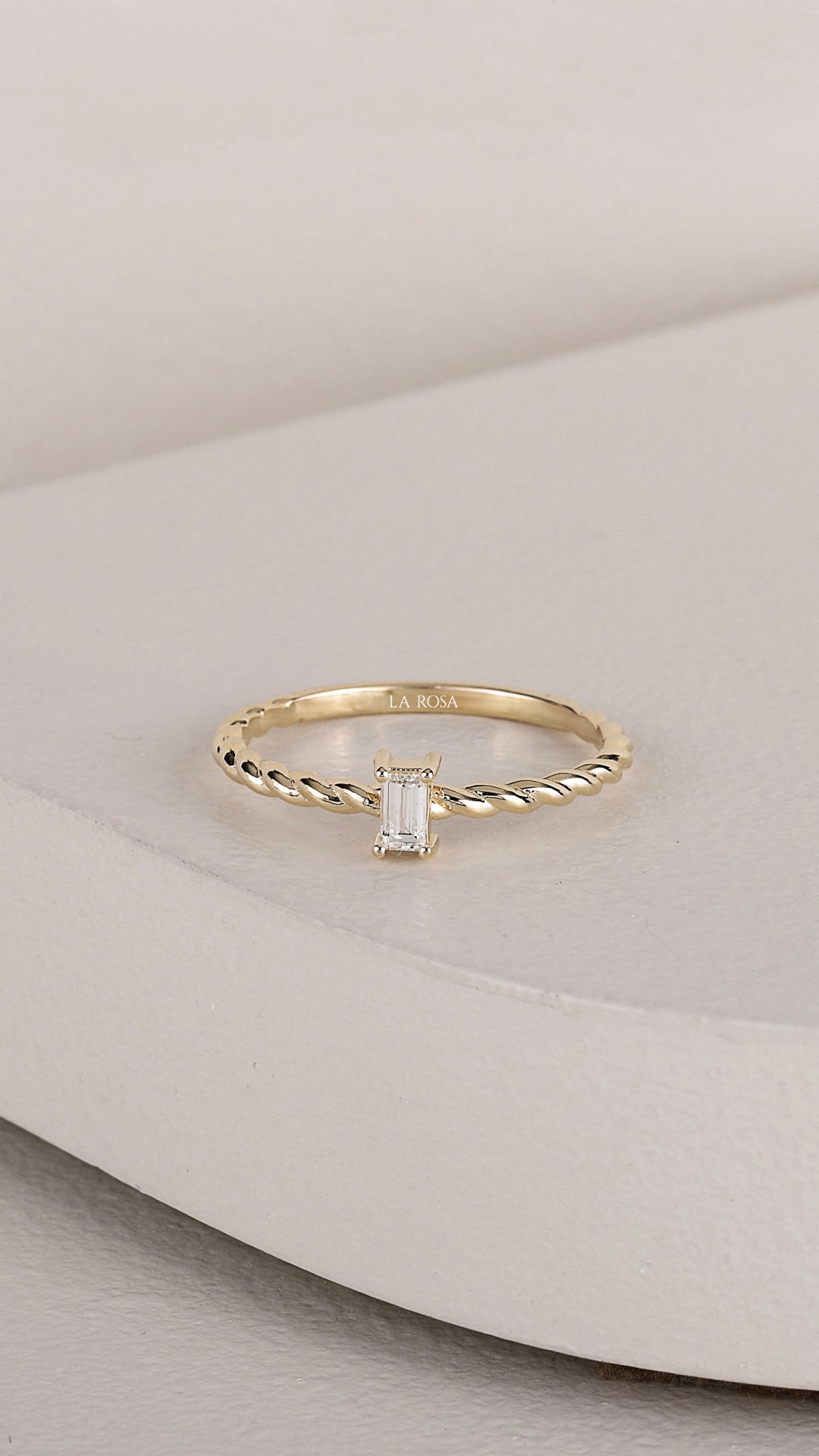 Inel HD0310R din aur galben 14k cu diamant bagheta - Bijuterii LA ROSA