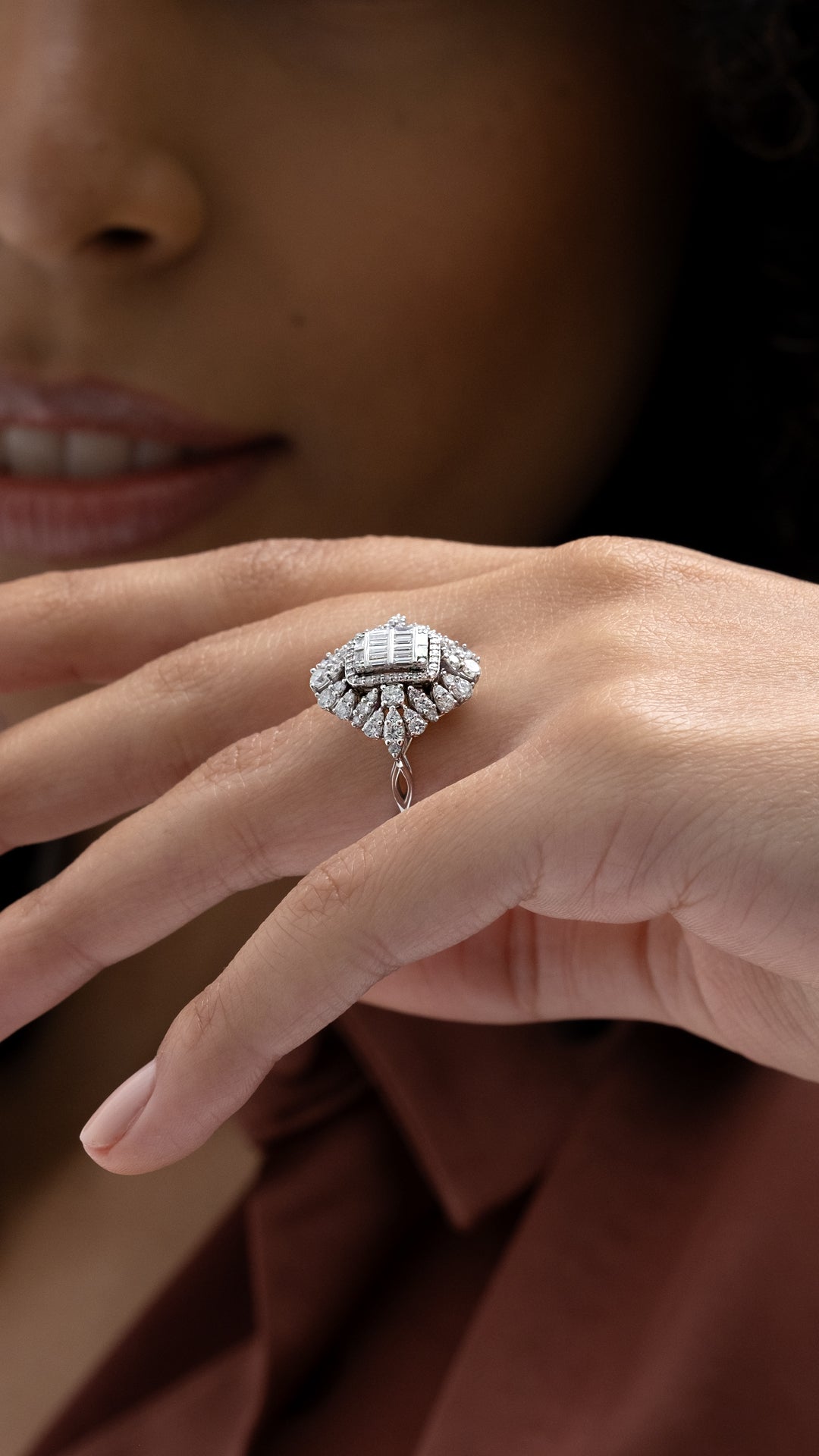 Inel MD27301 din aur alb 14k forma floare cu diamante baguette - Bijuterii LA ROSA