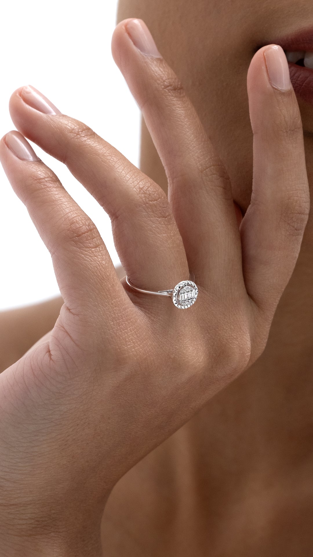Inel MD32680 din aur alb 14k forma rotunda cu diamante baguette - Bijuterii LA ROSA