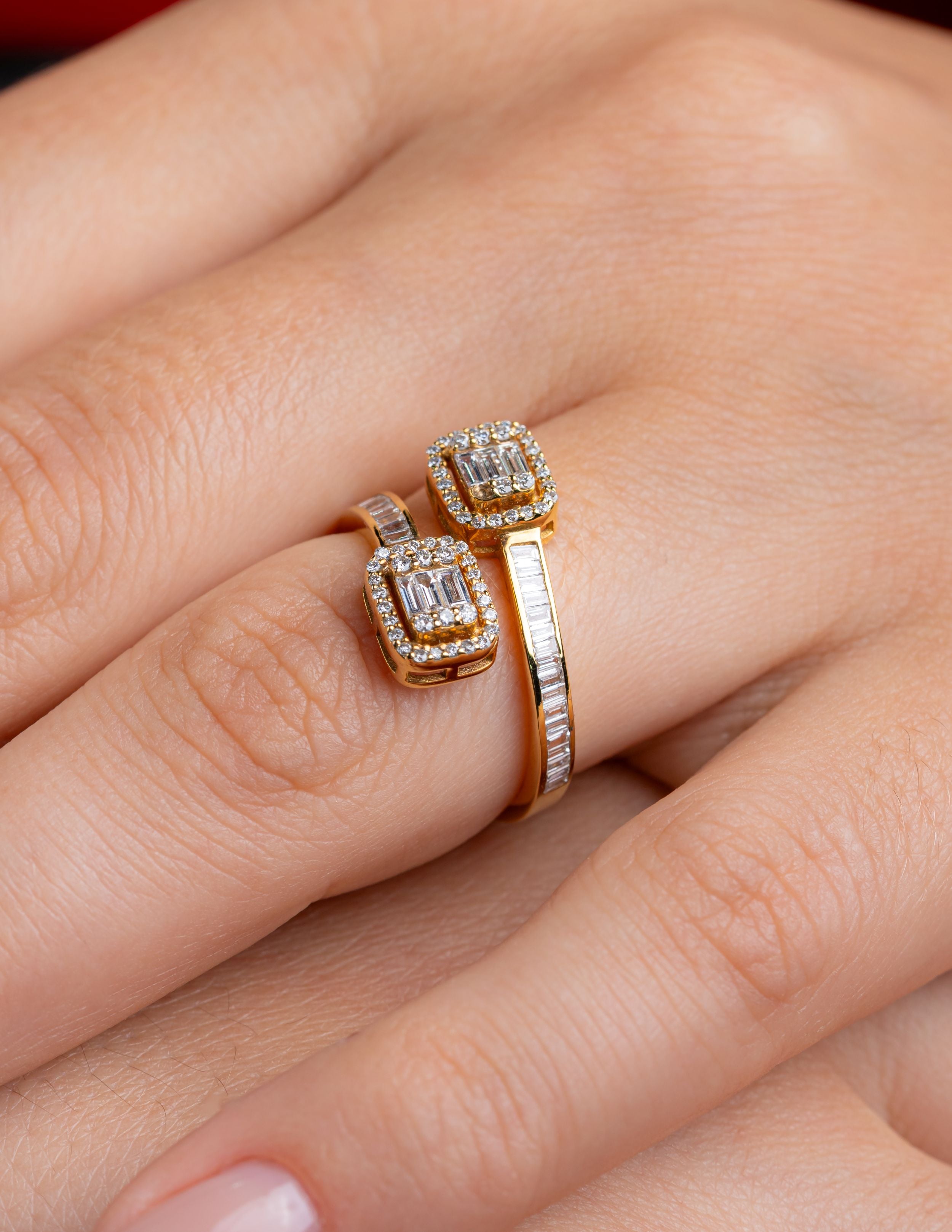 Inel MD44557 aur galben 18k cu diamante naturale baguette 0.42ct si rotunde 0.25ct