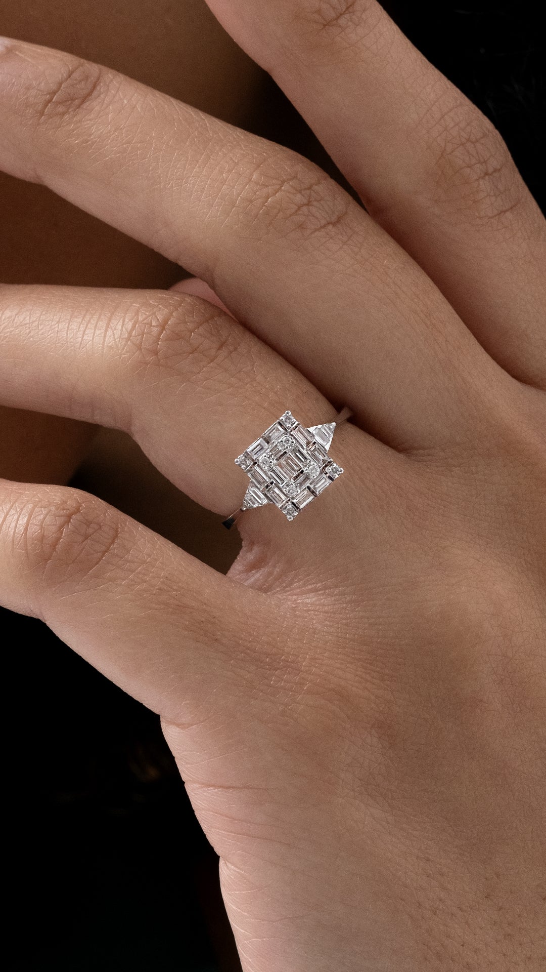 Inel MD46003 din aur alb 14k forma patrata cu diamante baguette - Bijuterii LA ROSA