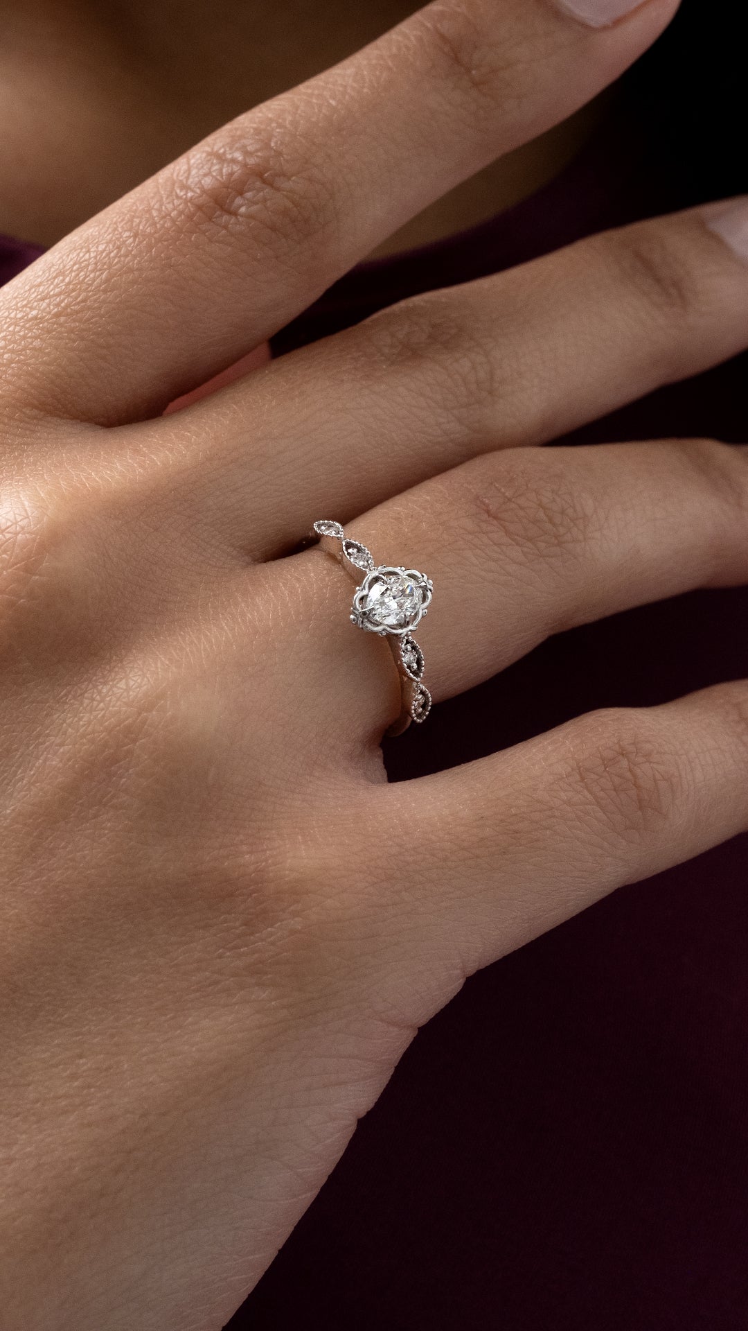 Inel MD50617 din aur alb 14k cu diamant oval - Bijuterii LA ROSA