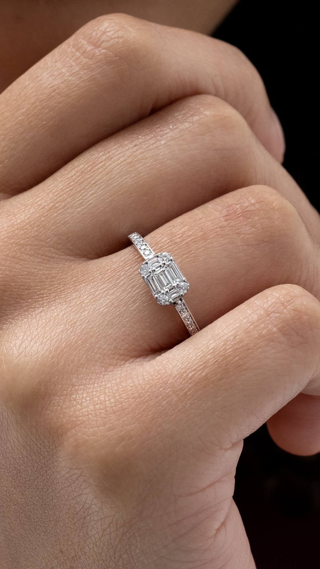 Inel MD53915 din aur alb 14k forma dreptunghi cu diamante baguette - Bijuterii LA ROSA