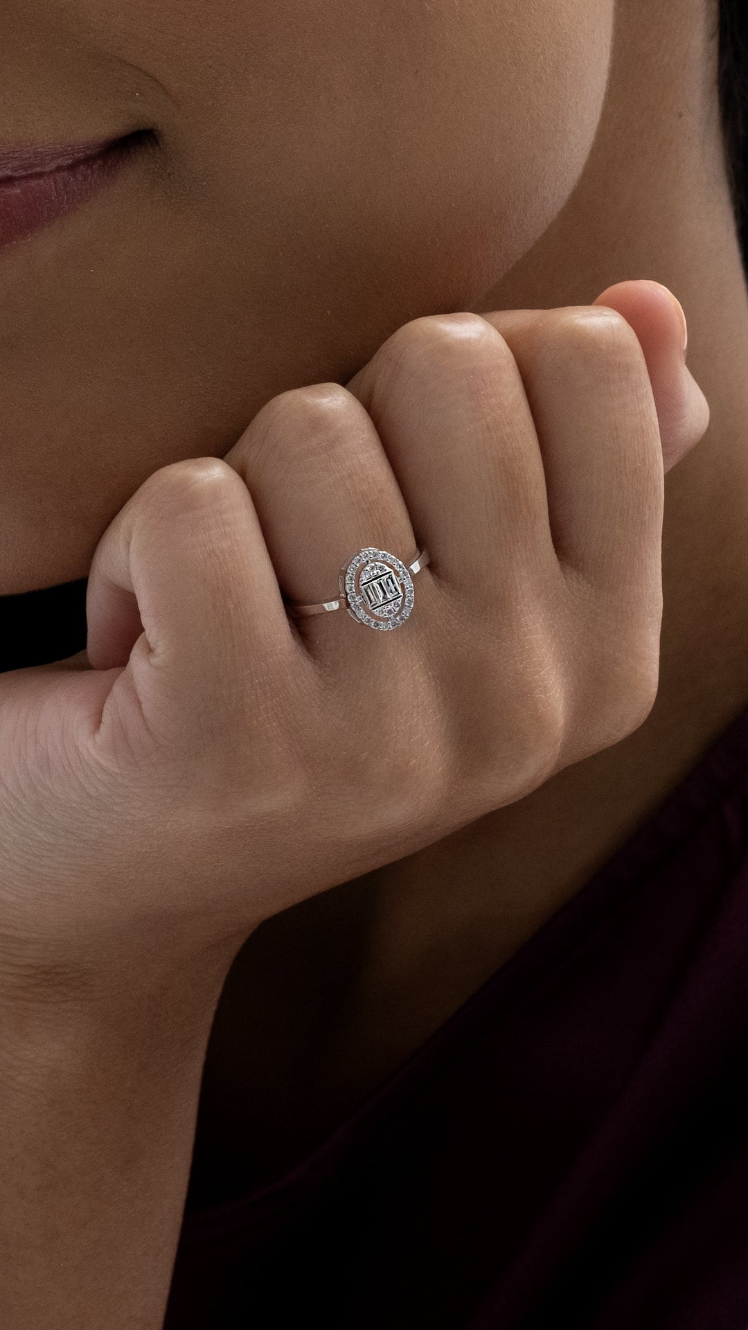 Inel MD54145 din aur alb 14k forma ovala cu diamante - Bijuterii LA ROSA