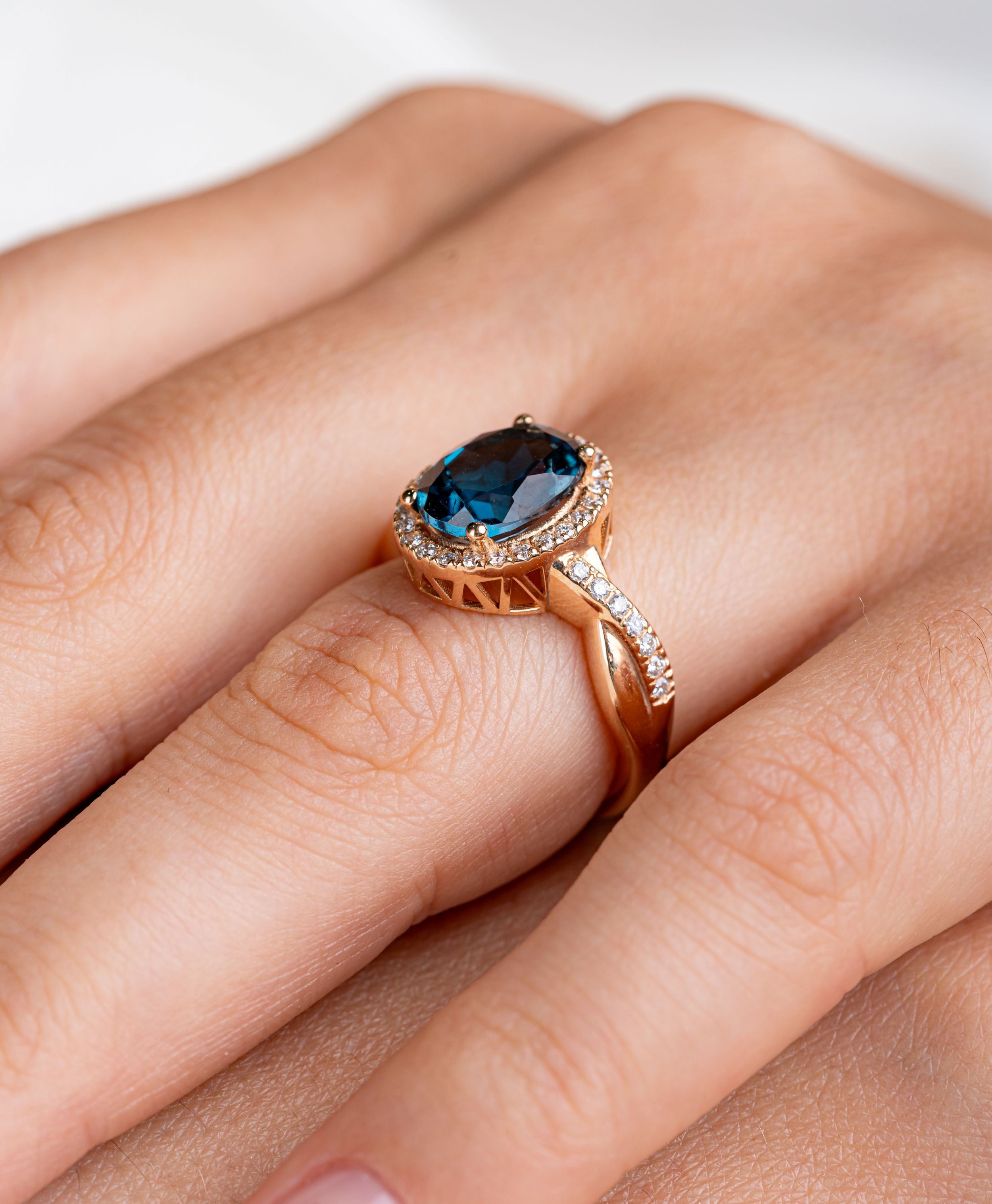 Inel LDR4009 din aur roz 14k cu london blue topaz 3.20ct si diamante naturale 0.28ct