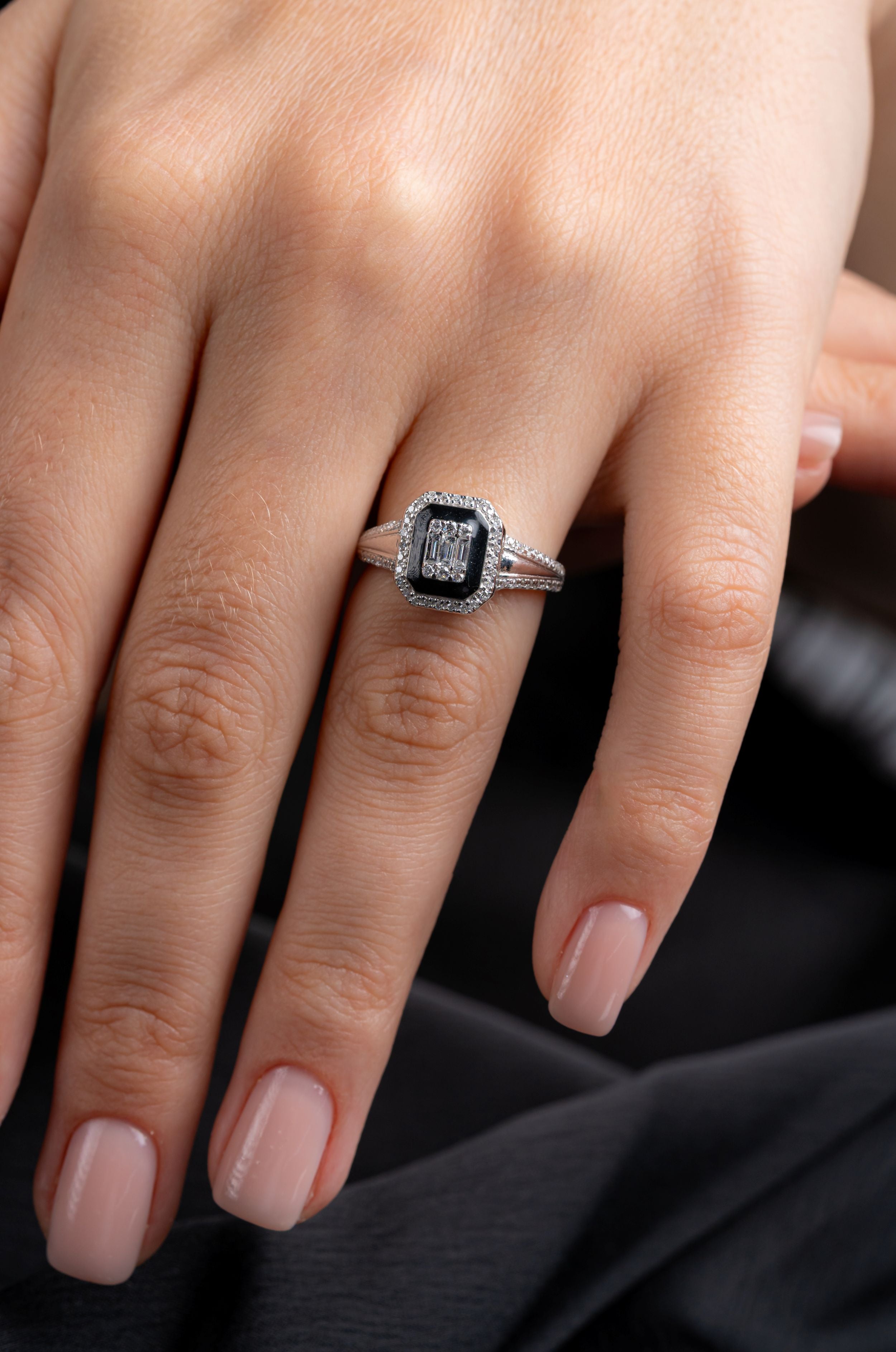 Inel Dublu Ring Md18776 din Aur Alb 14K cu Email Negru Si Diamante Naturale