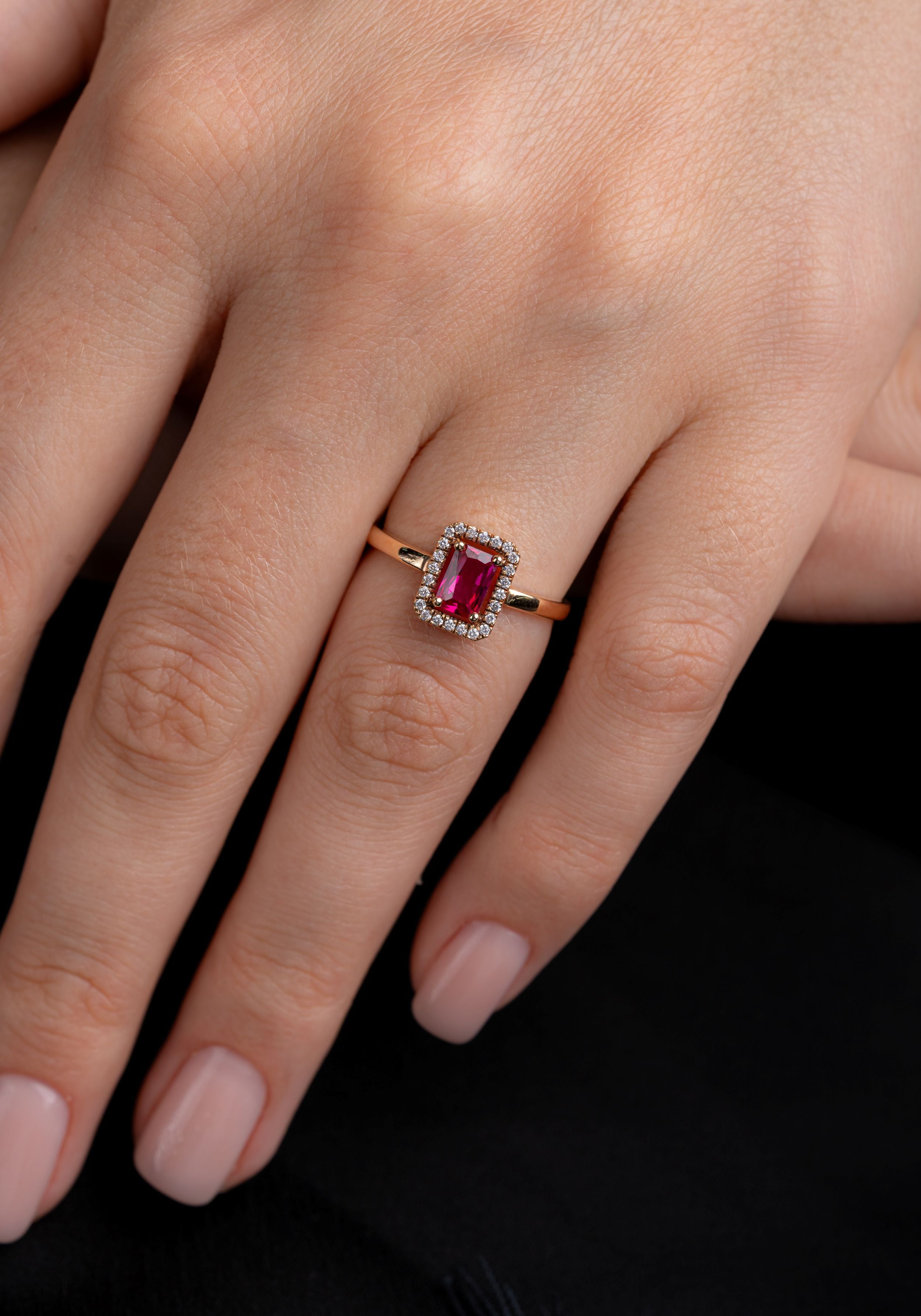Inel R001637 din Aur Roz 14K cu Diamante Naturale Si Rubin