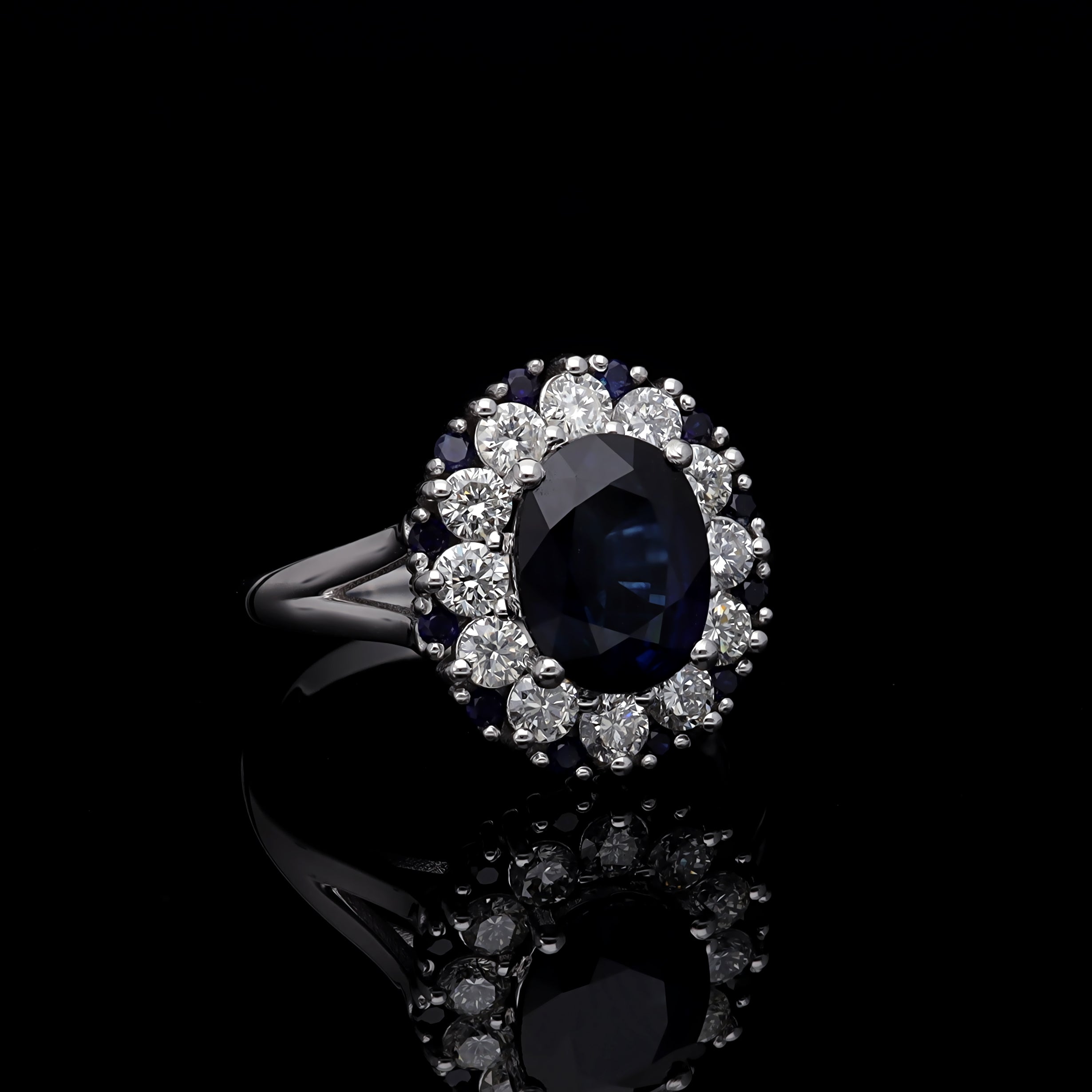 Inel LRSR504 aur alb 18k cu safir oval 2.31ct si diamante naturale 0.73ct