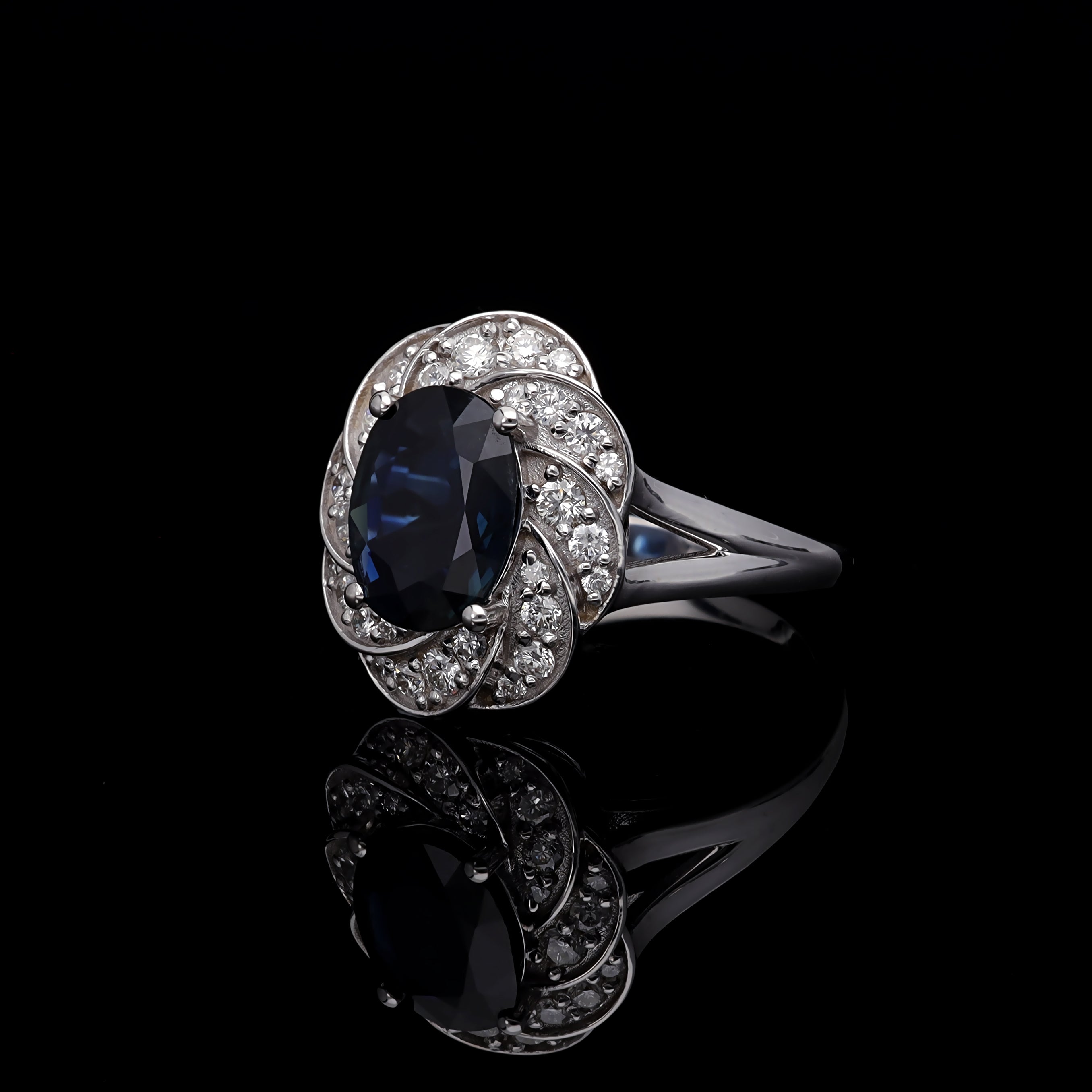 Inel LRSR505 aur alb 18k cu safir oval 1.99ct si diamante naturale 0.43ct