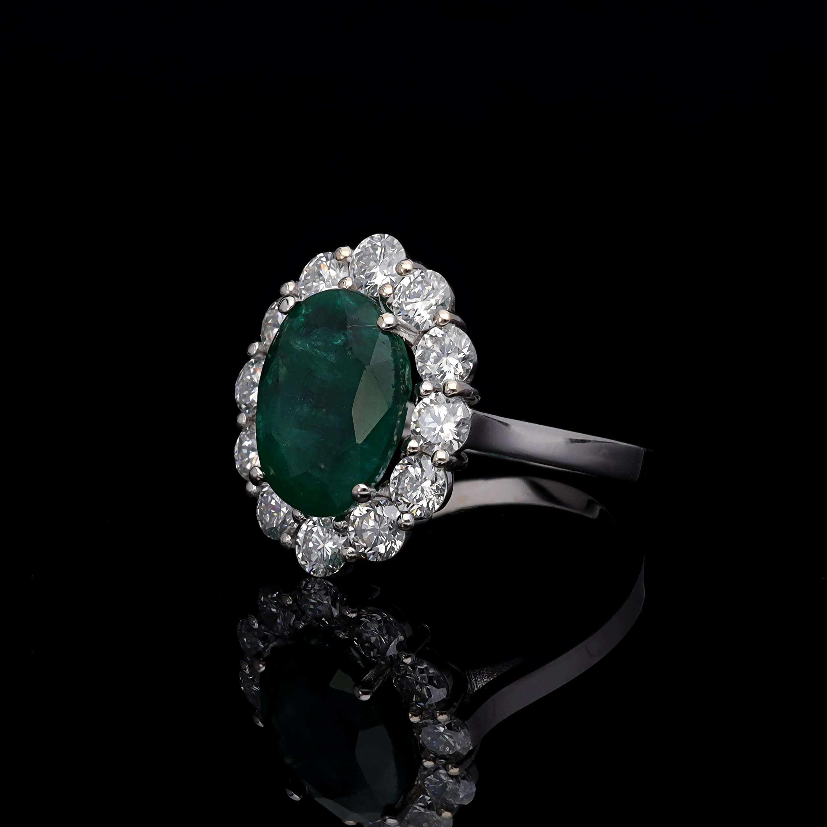 Inel LRSR507 aur alb 18k cu smarald 4.12ct si diamante naturale 1.71ct