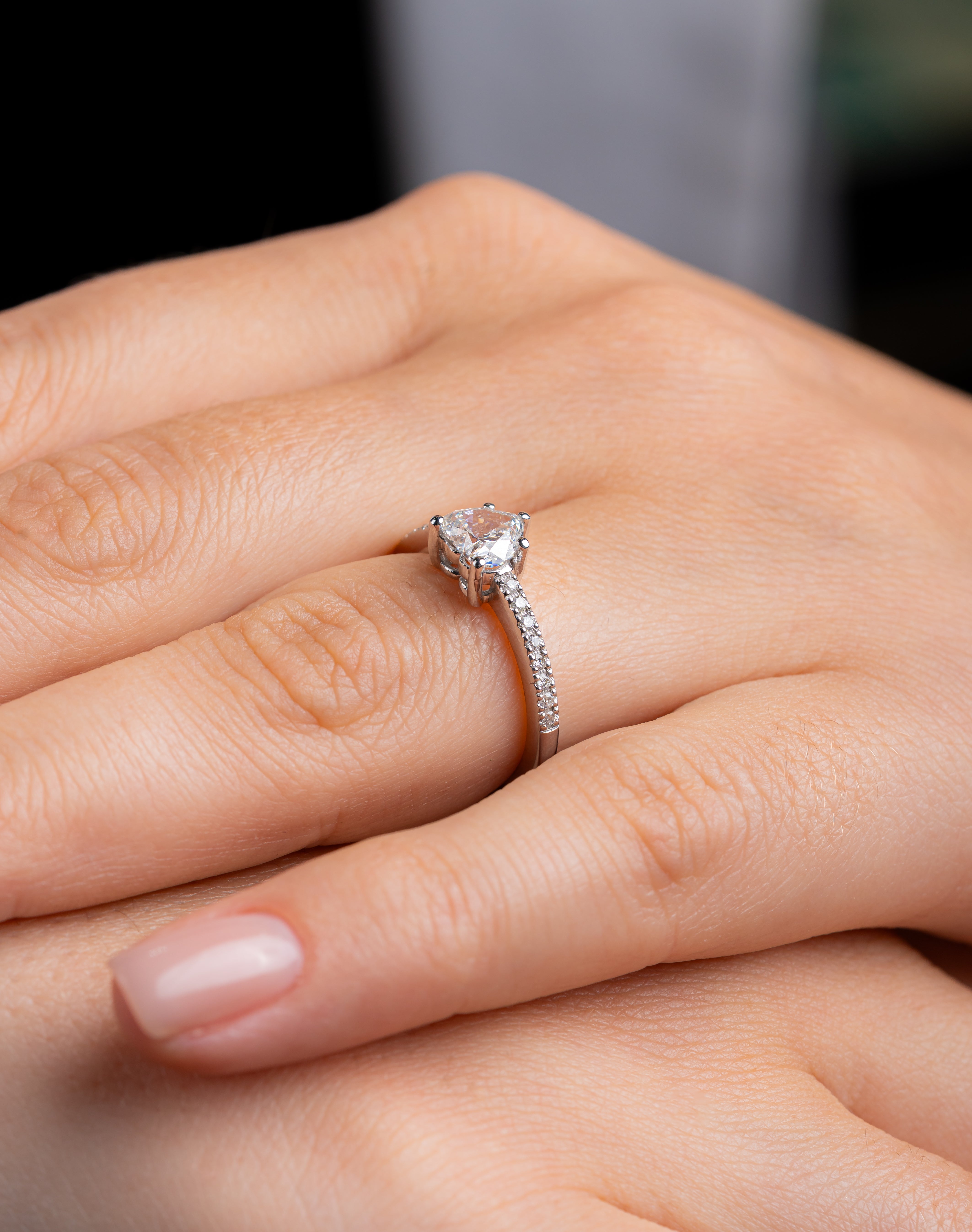 Inel de logodna Lry014 aur alb 18k cu diamant natural heart 0.75ct si diamante naturale 0.11ct