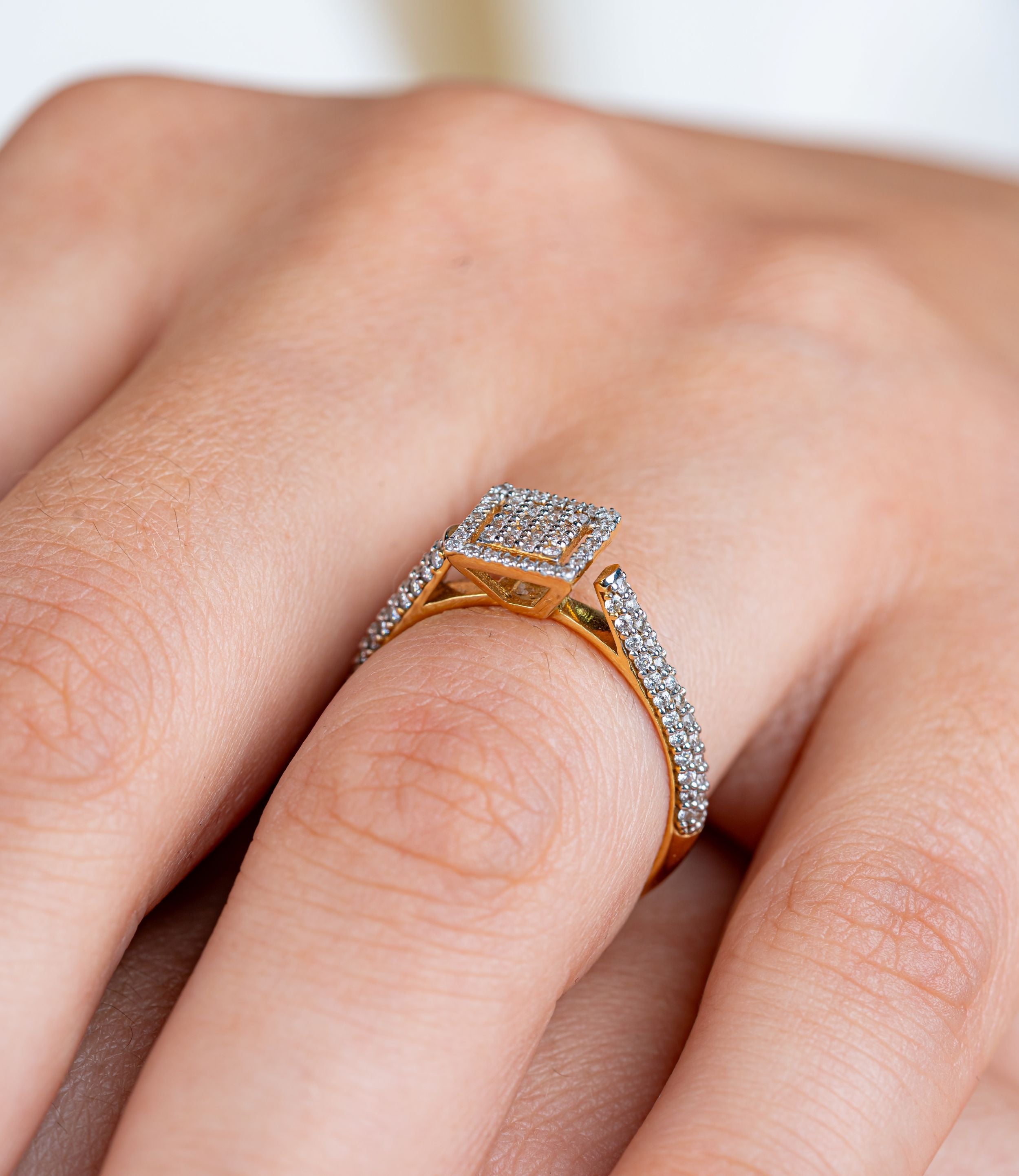 Inel MD59259 aur galben 18k cu diamante naturale rotunde 0.41ct