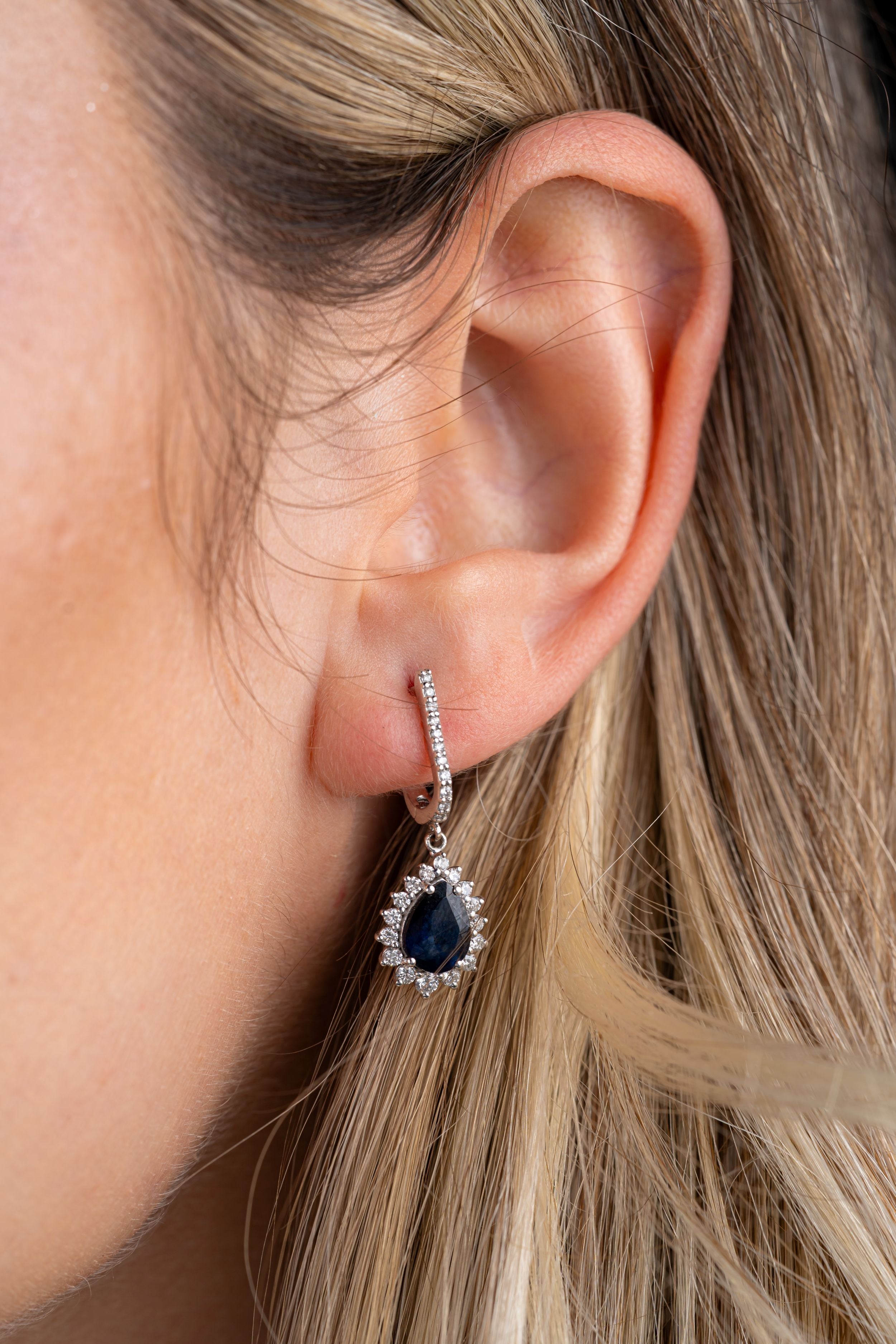 Cercei MD61697 aur alb 14k cu safire 1.00ct si diamante naturale 0.49ct