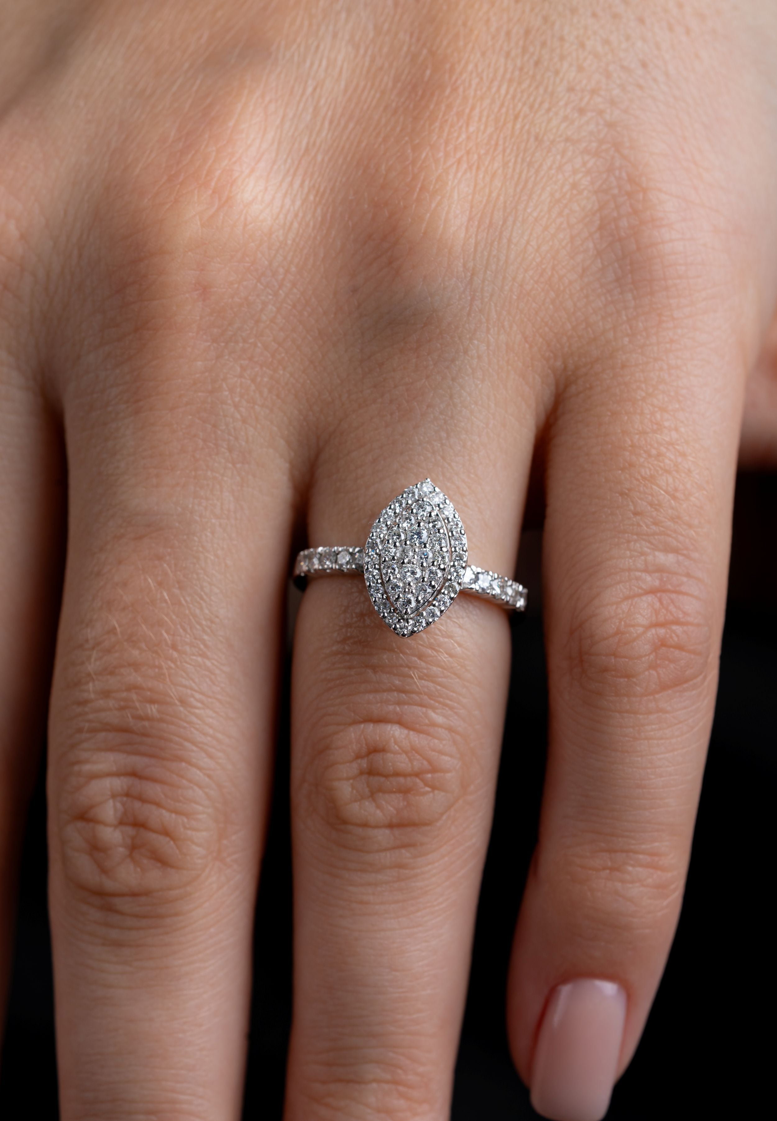 Inel Md05049 din Aur Alb 14K Forma Marquise cu Diamante Naturale