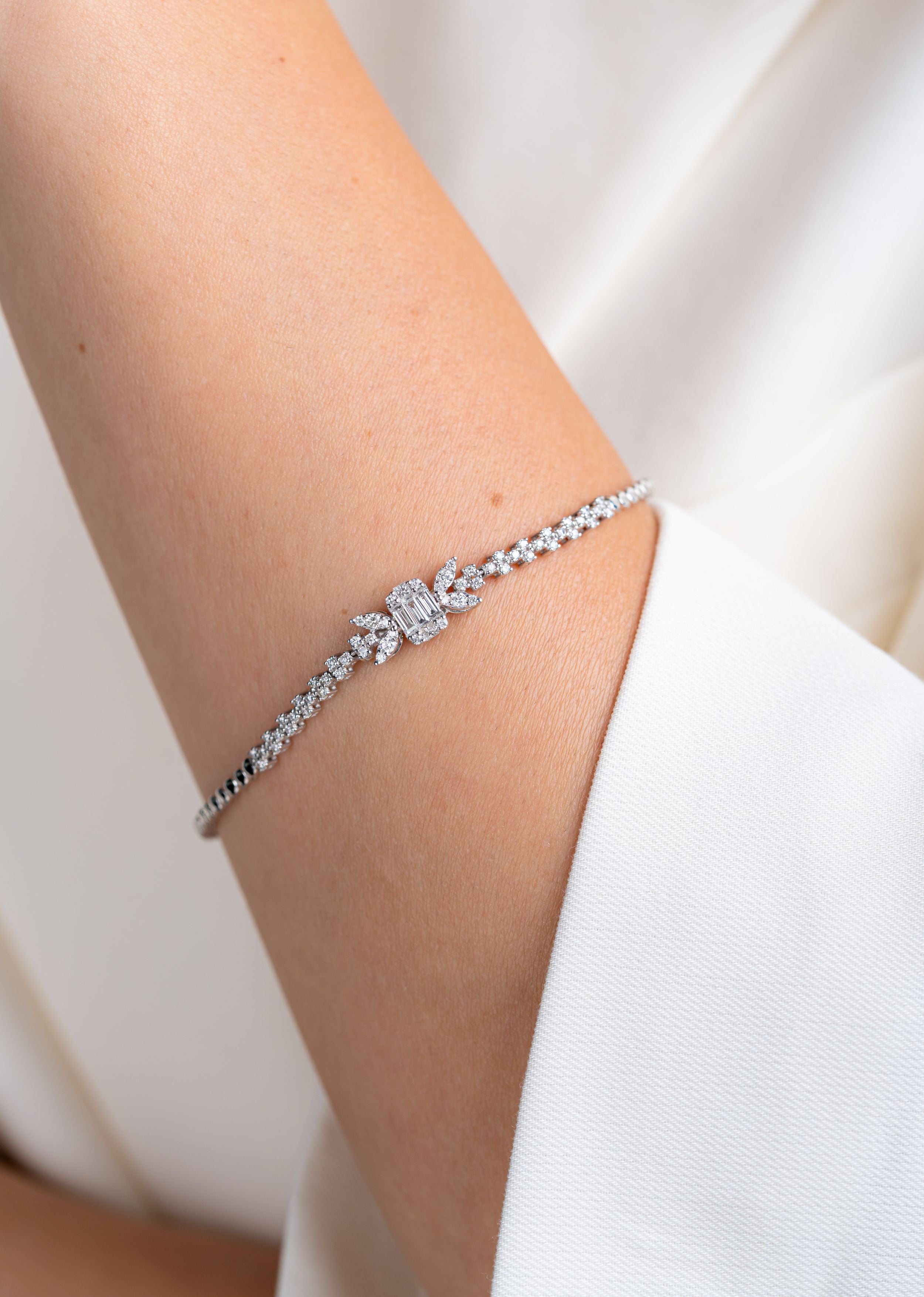 Bratara MD24243 aur alb 14k cu diamante naturale baguette 0.19ct si rotunde 0.41ct