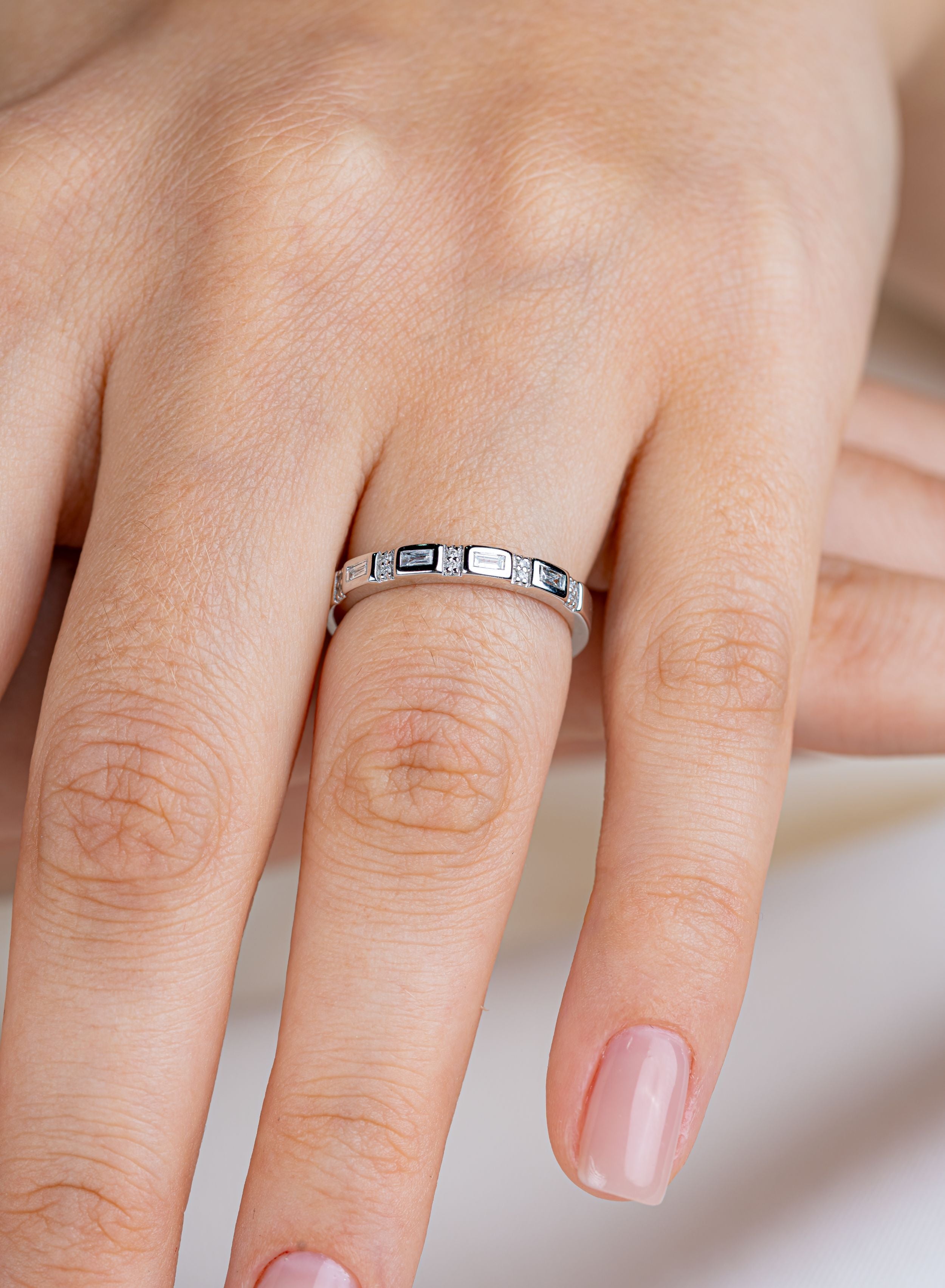 Inel eternity R001858 aur alb 14k cu diamante naturale baguette 0.10ct si rotunde 0.03ct