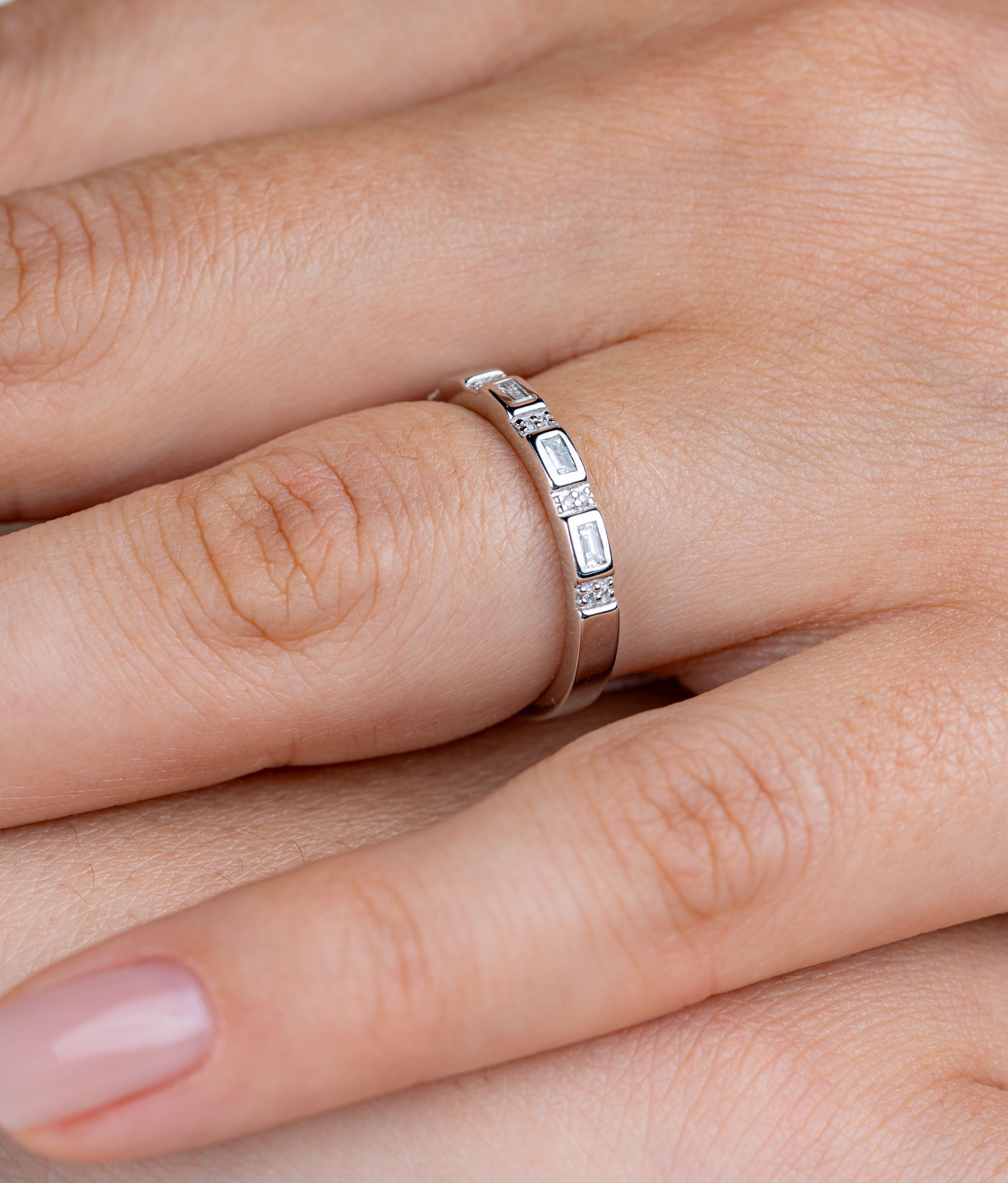 Inel eternity R001858 aur alb 14k cu diamante naturale baguette 0.10ct si rotunde 0.03ct