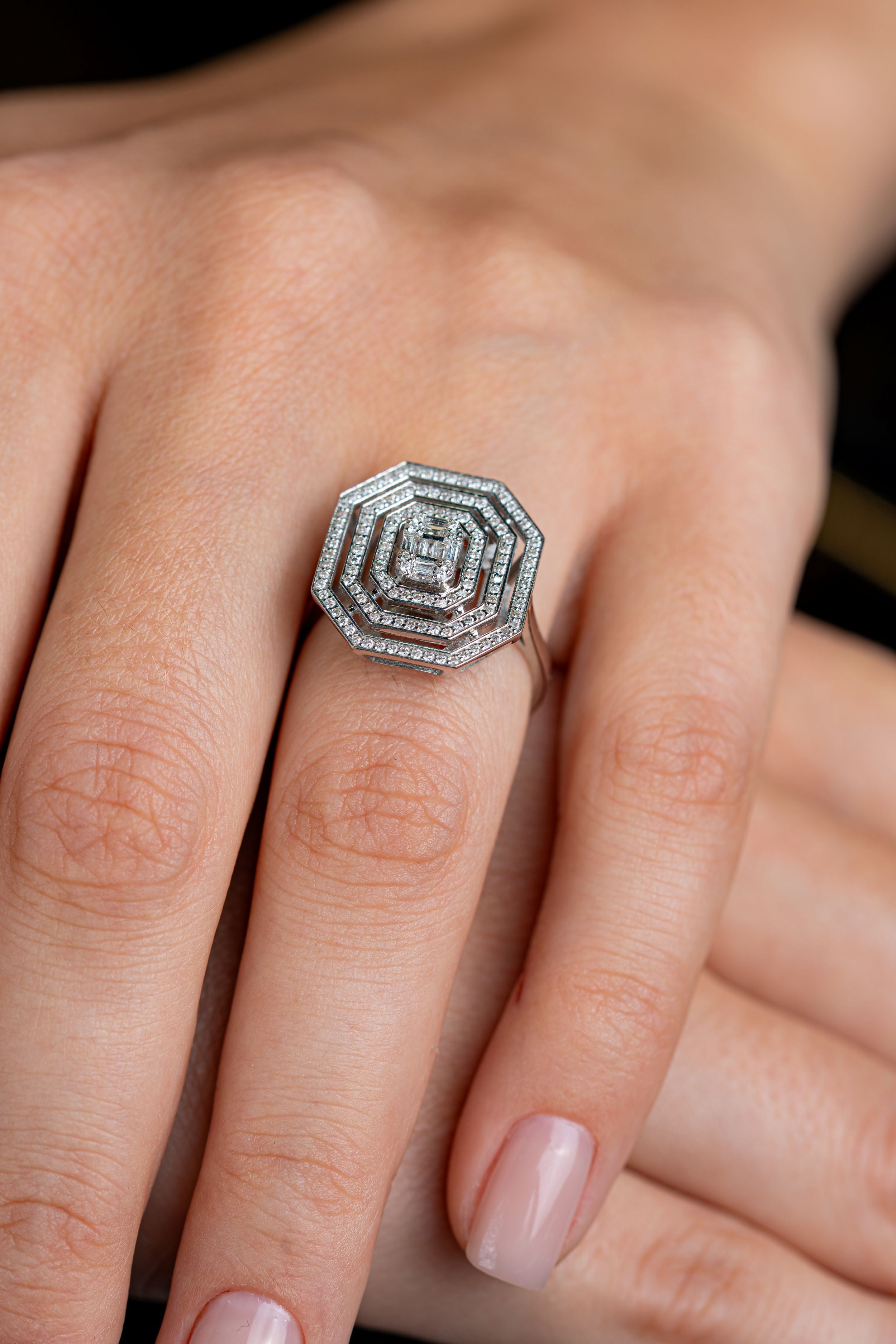 Inel R006442 Triplu Mount Hexagon din Aur Alb 14K cu Diamante Naturale