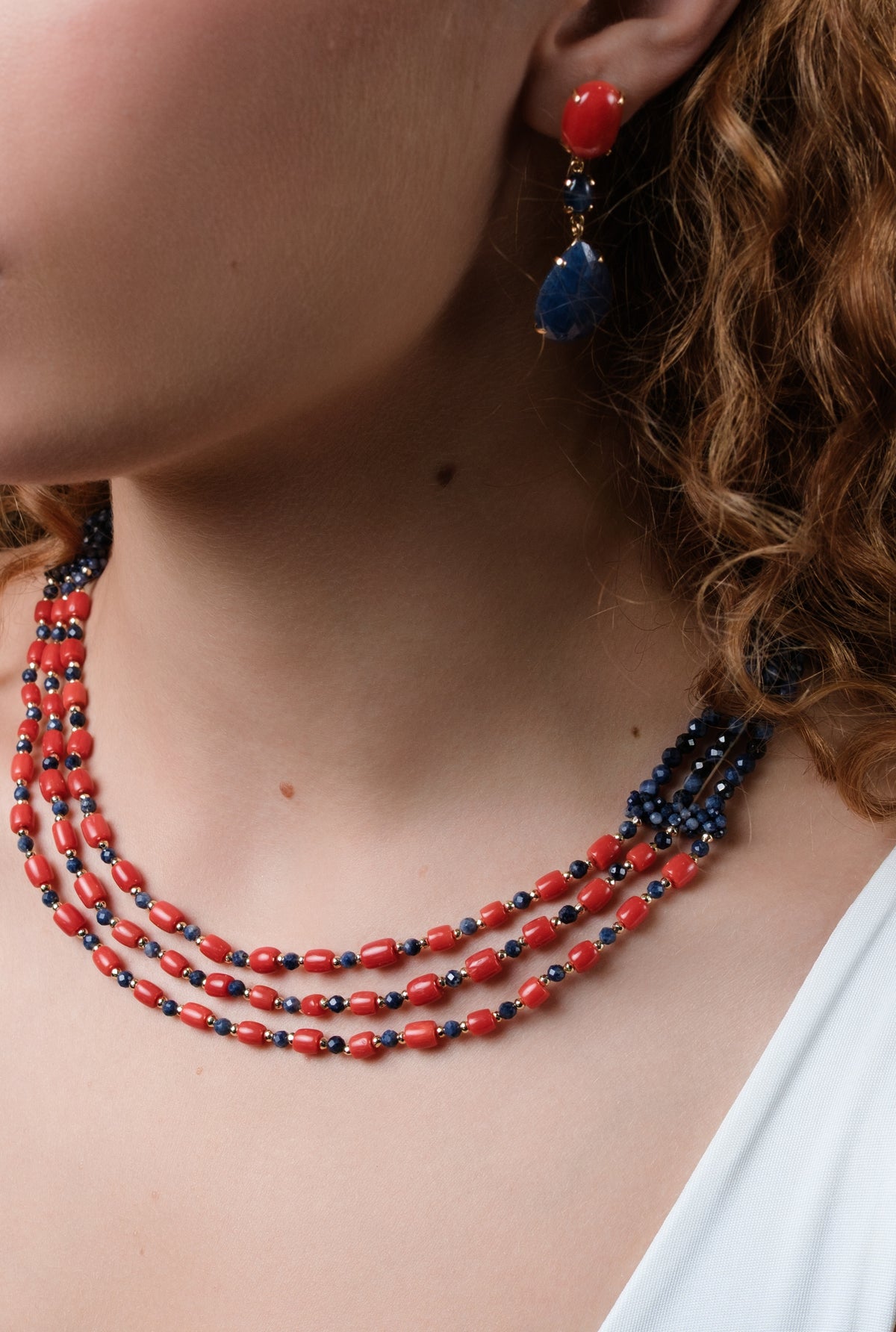Colier Zaffiri aur galben 18k, safire naturale, coral natural si hematite