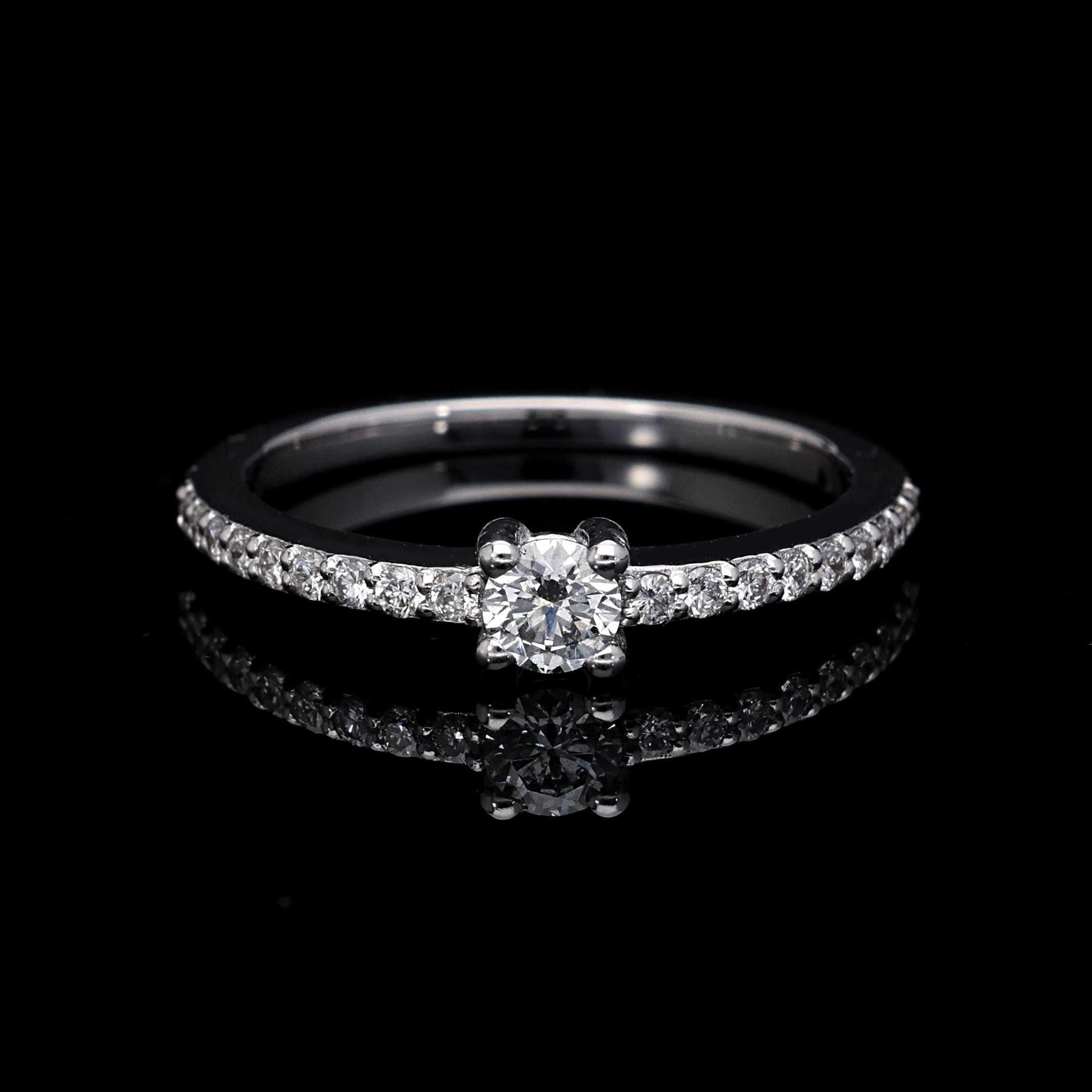 Inel de logodna LRY003 din aur alb 18K cu Diamant Rotund - Bijuterii LA ROSA