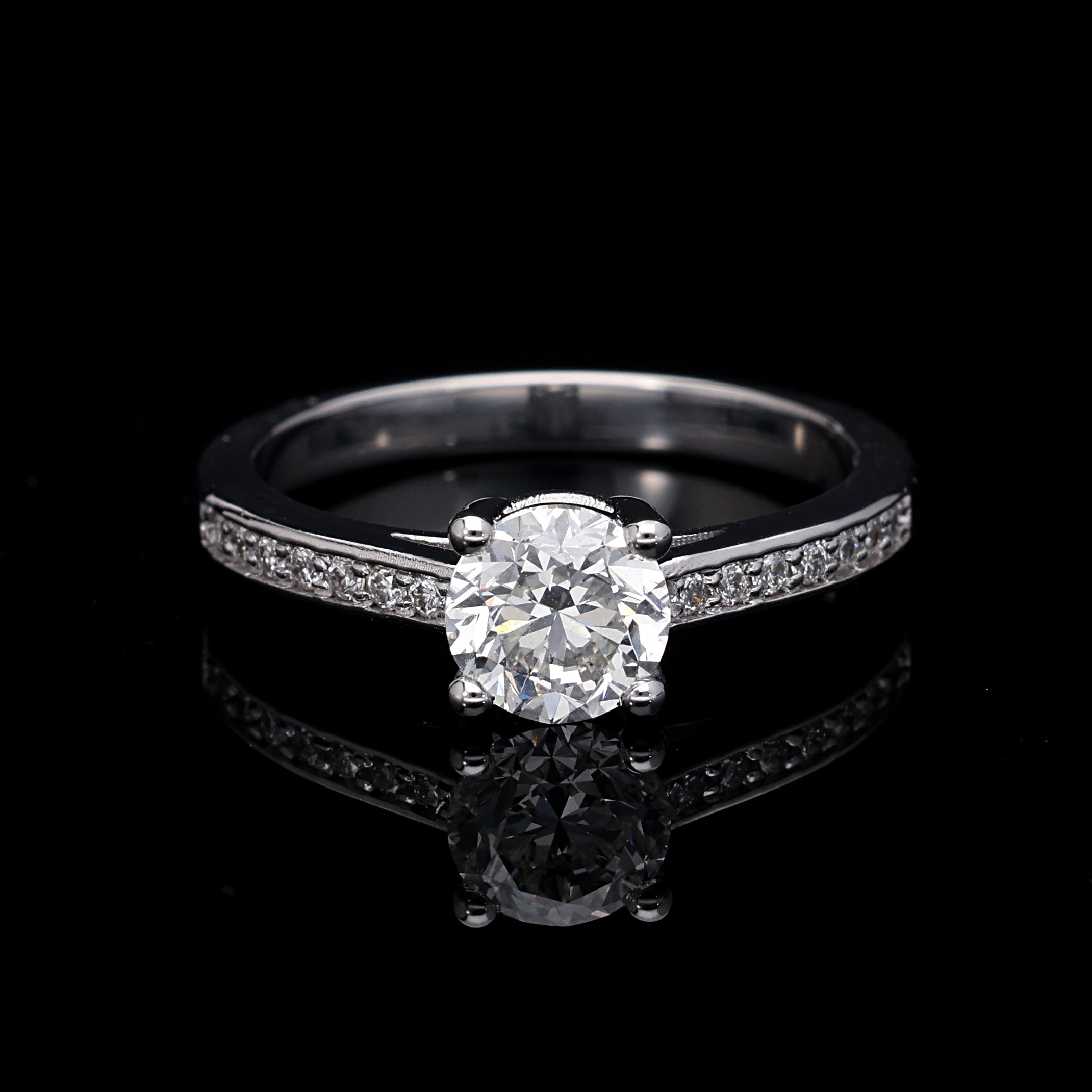 Inel de Logodna LRY001 din aur alb 18k cu Diamant Rotund (nivoda) - Bijuterii LA ROSA