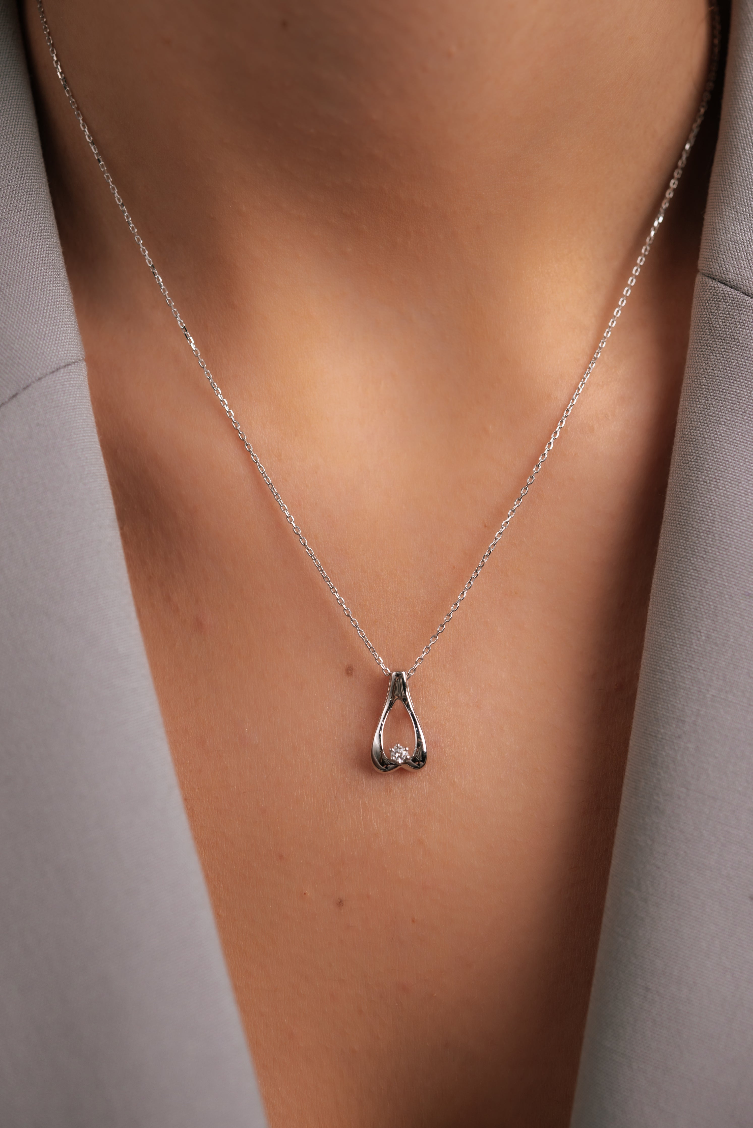 COLIER N000117 DIN AUR ALB 14K FORMA INIMA CU DIAMANT - Bijuterii LA ROSA - Verighete si Inele de Logodna, bijuterii cu diamante
