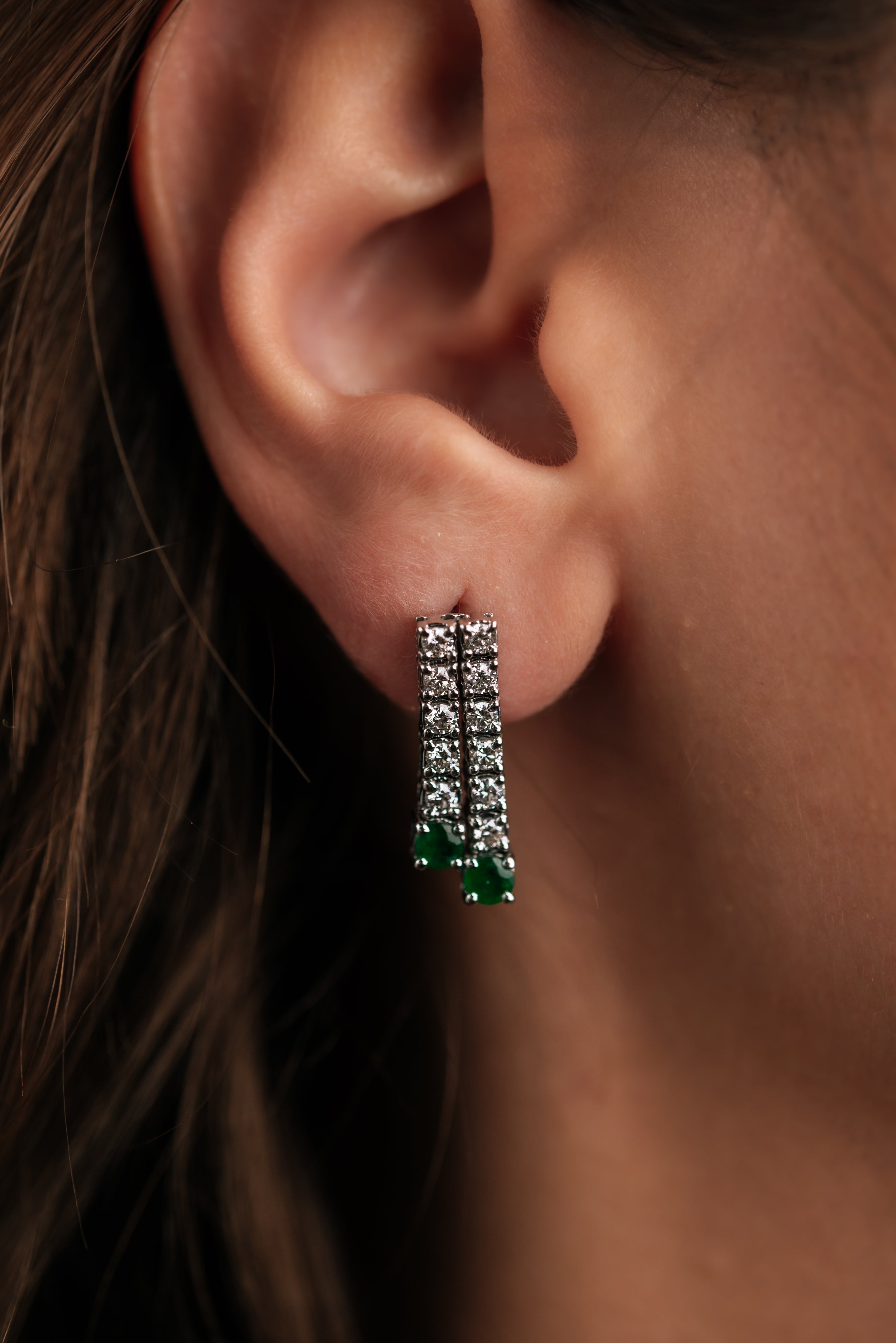 CERCEI LRYSK305 DIN AUR ALB 18K CU DIAMANTE SI SMARALDE - Bijuterii LA ROSA - Verighete si Inele de Logodna, bijuterii cu diamante