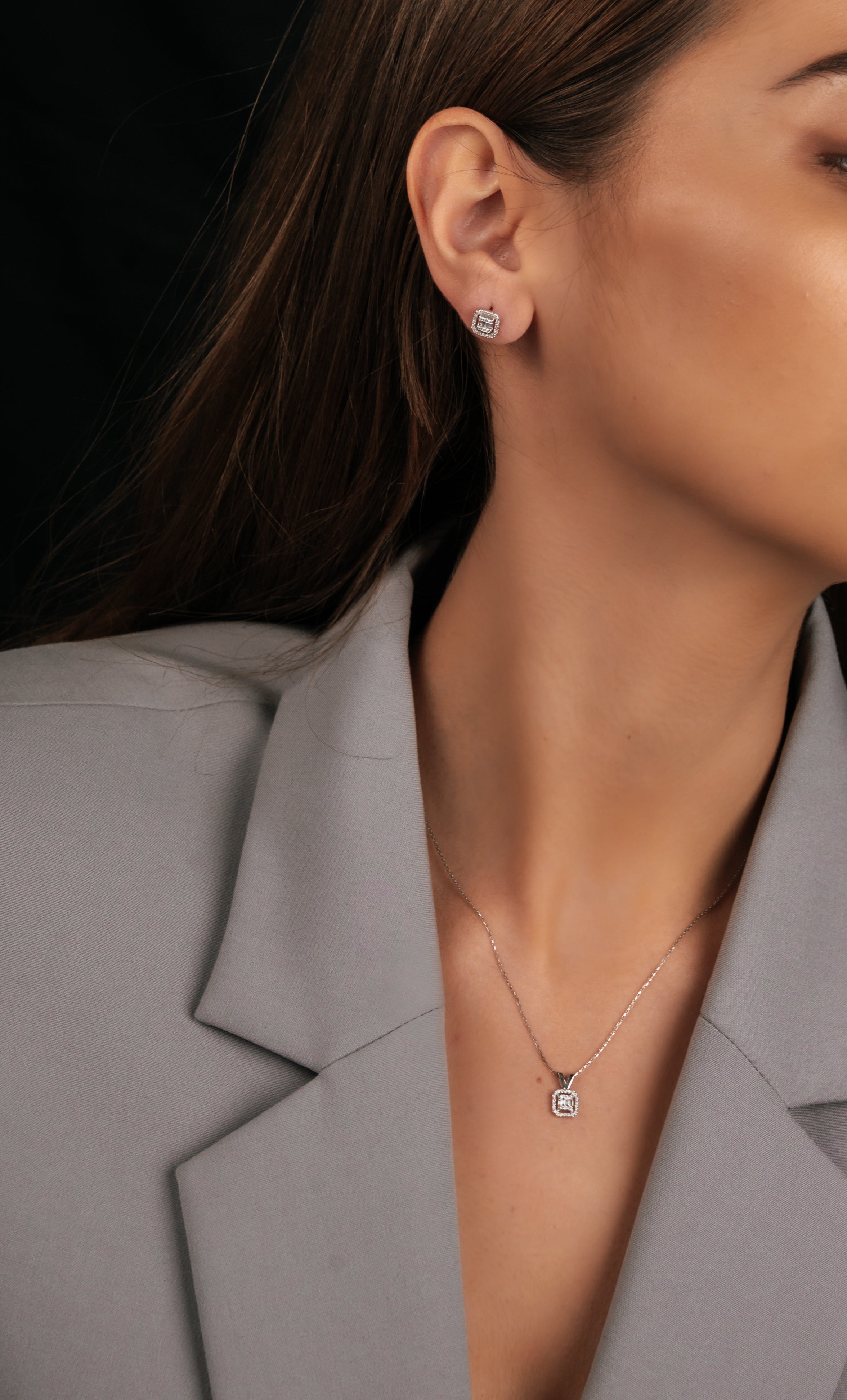 COLIER N000728 DIN AUR ALB 14K FORMA SEMIPATRATA CU DIAMANTE BAGHETE - Bijuterii LA ROSA - Verighete si Inele de Logodna, bijuterii cu diamante