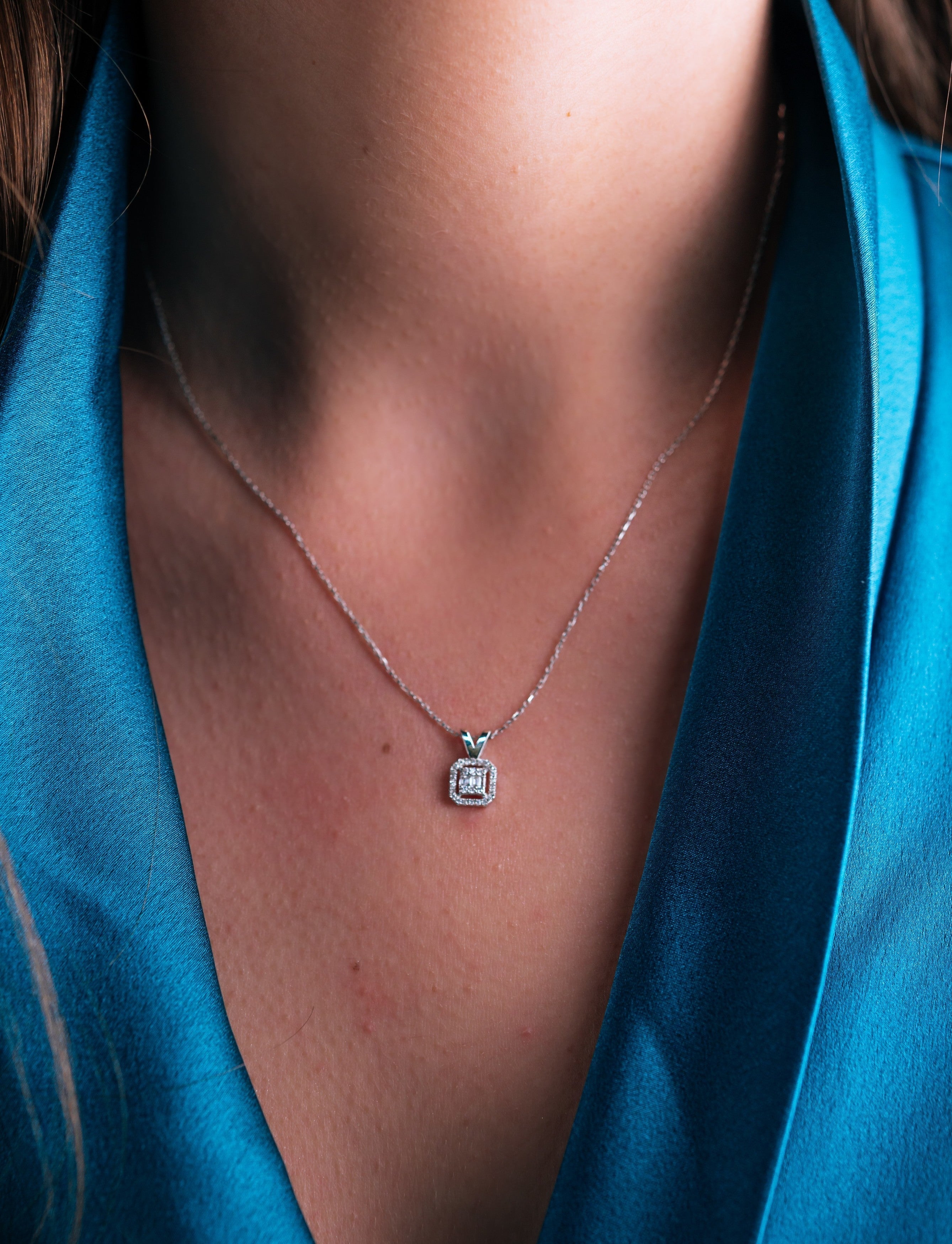 COLIER N00691 DIN AUR ALB 14K FORMA PATRATA CU DIAMANTE - Bijuterii LA ROSA - Verighete si Inele de Logodna, bijuterii cu diamante