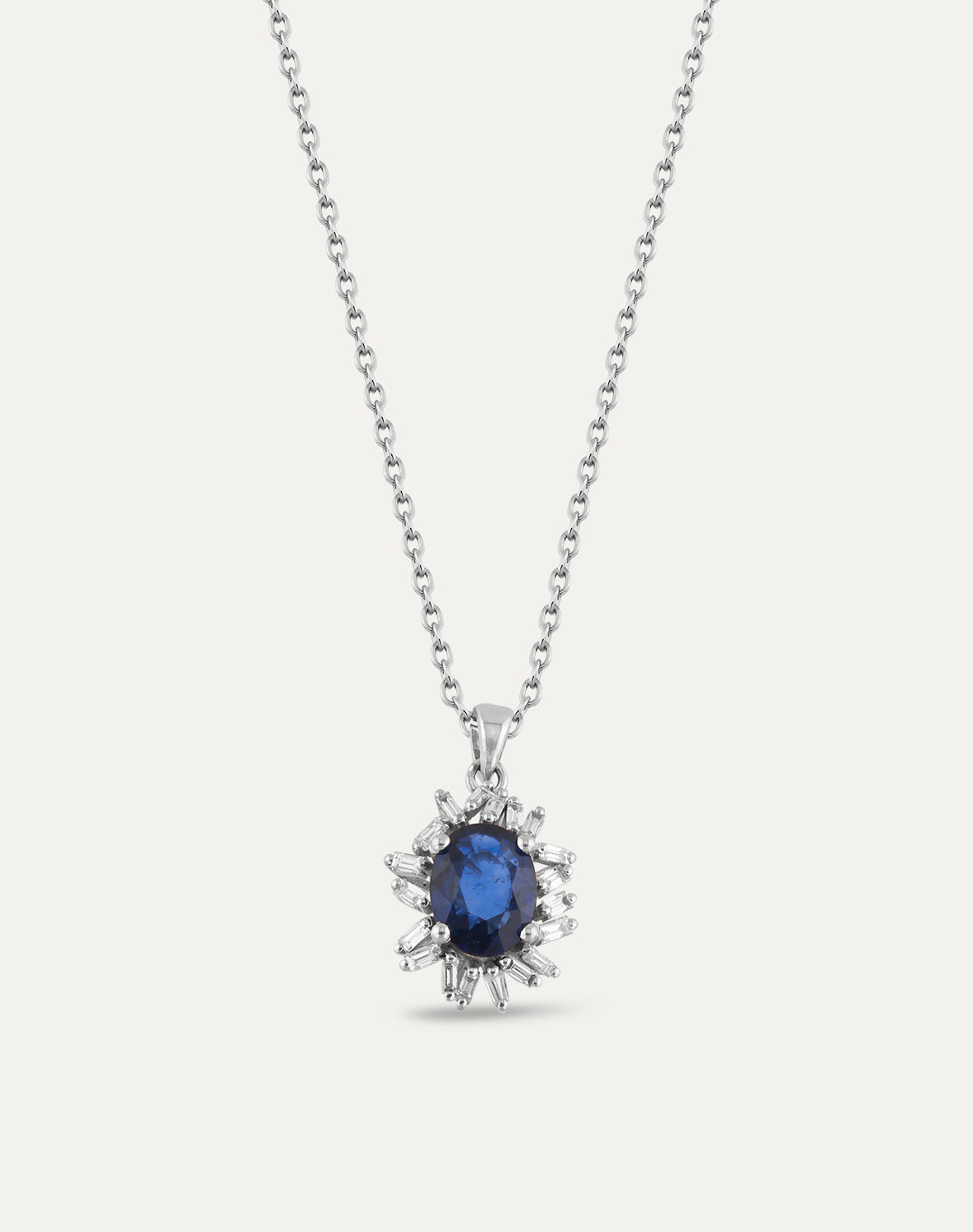 COLIER KL27734 DIN AUR ALB 14K FORMA OVALA CU DIAMANTE BAGUETTE SI SAFIR - Bijuterii LA ROSA