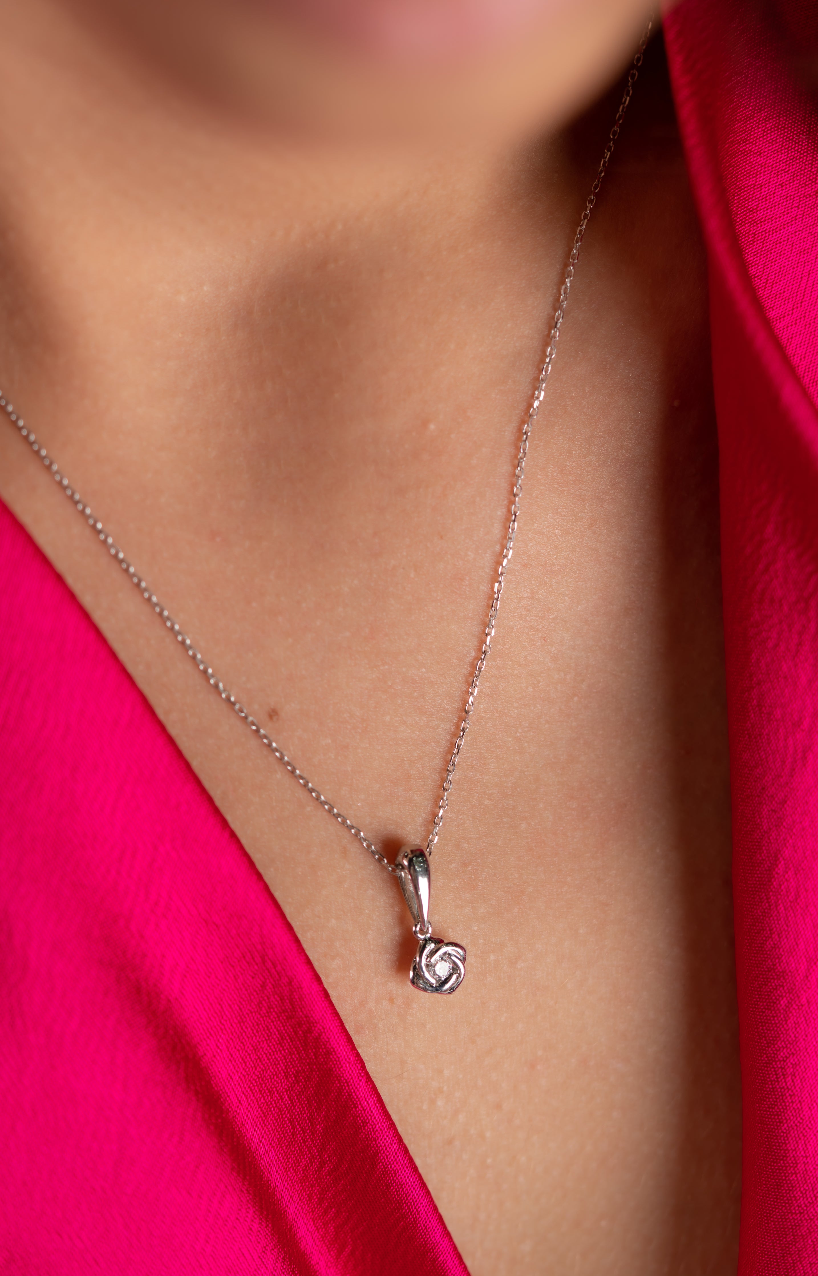 COLIER LRPN127 DIN AUR ALB 14K CU DIAMANT FORMA FLOARE - Bijuterii LA ROSA
