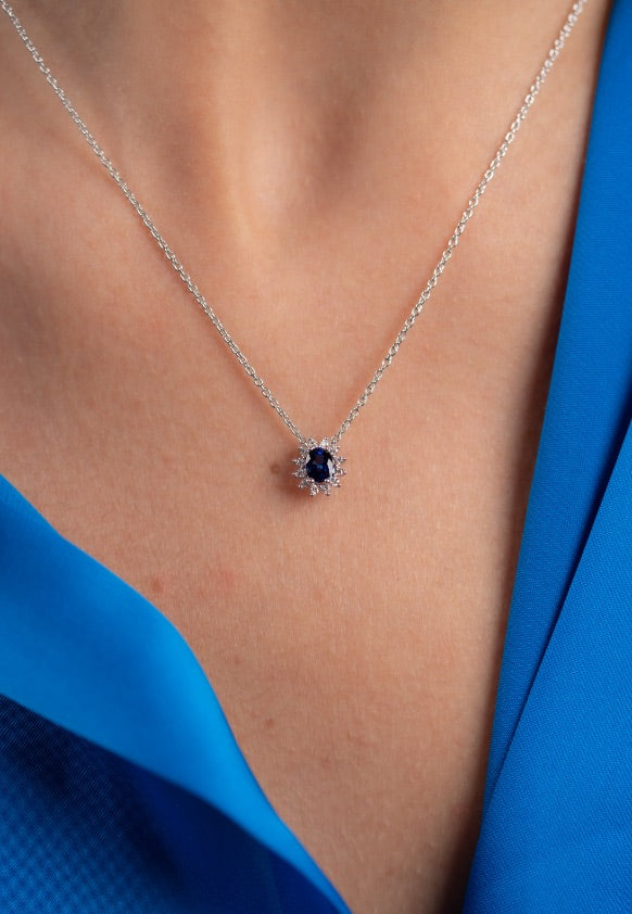 COLIER KL29108 DIN AUR ALB 18K FORMA OVALA CU DIAMANTE SI SAFIR - Bijuterii LA ROSA